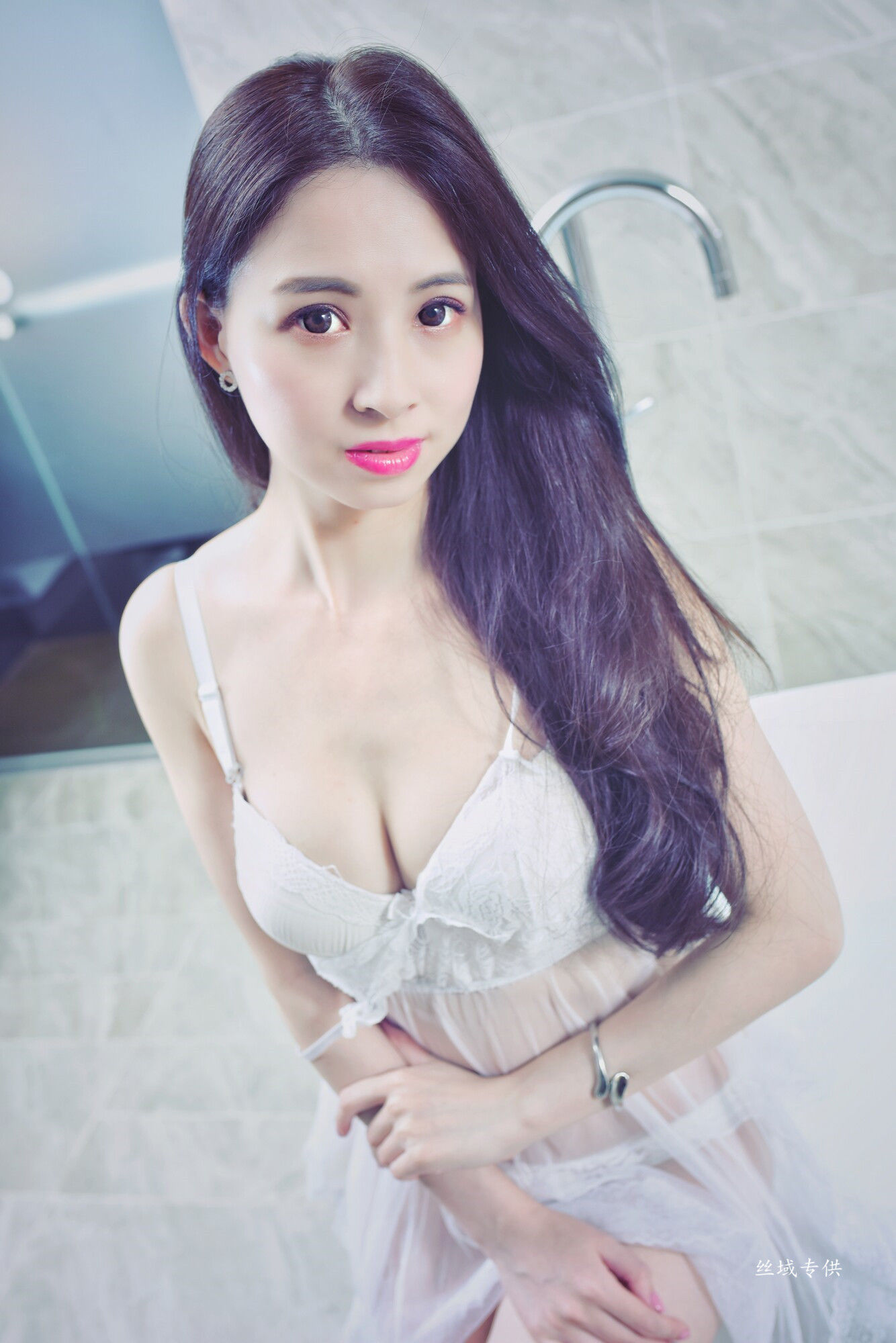 [台湾正妹] 雪菁《棚拍三套服装》 写真集