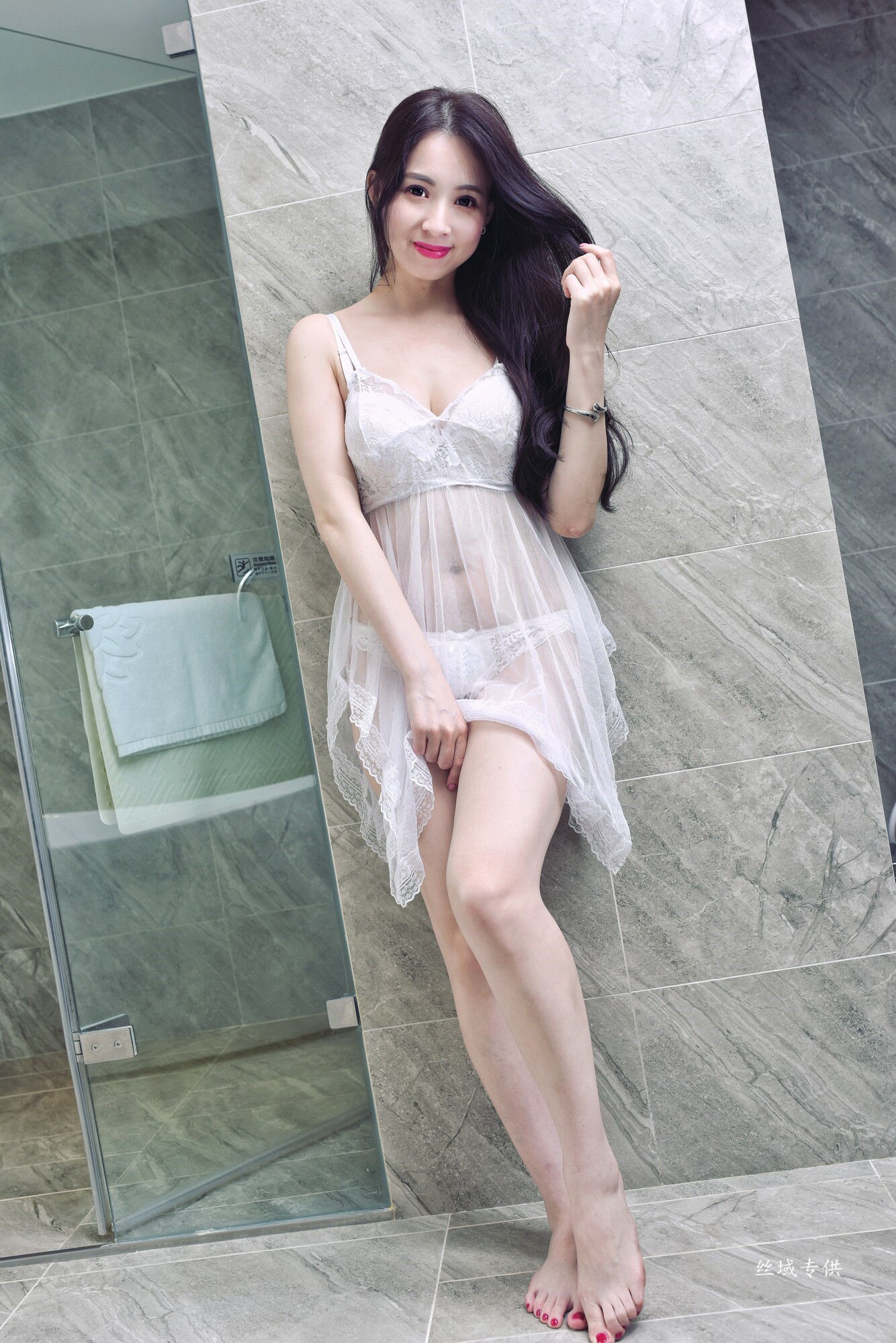 [台湾正妹] 雪菁《棚拍三套服装》 写真集