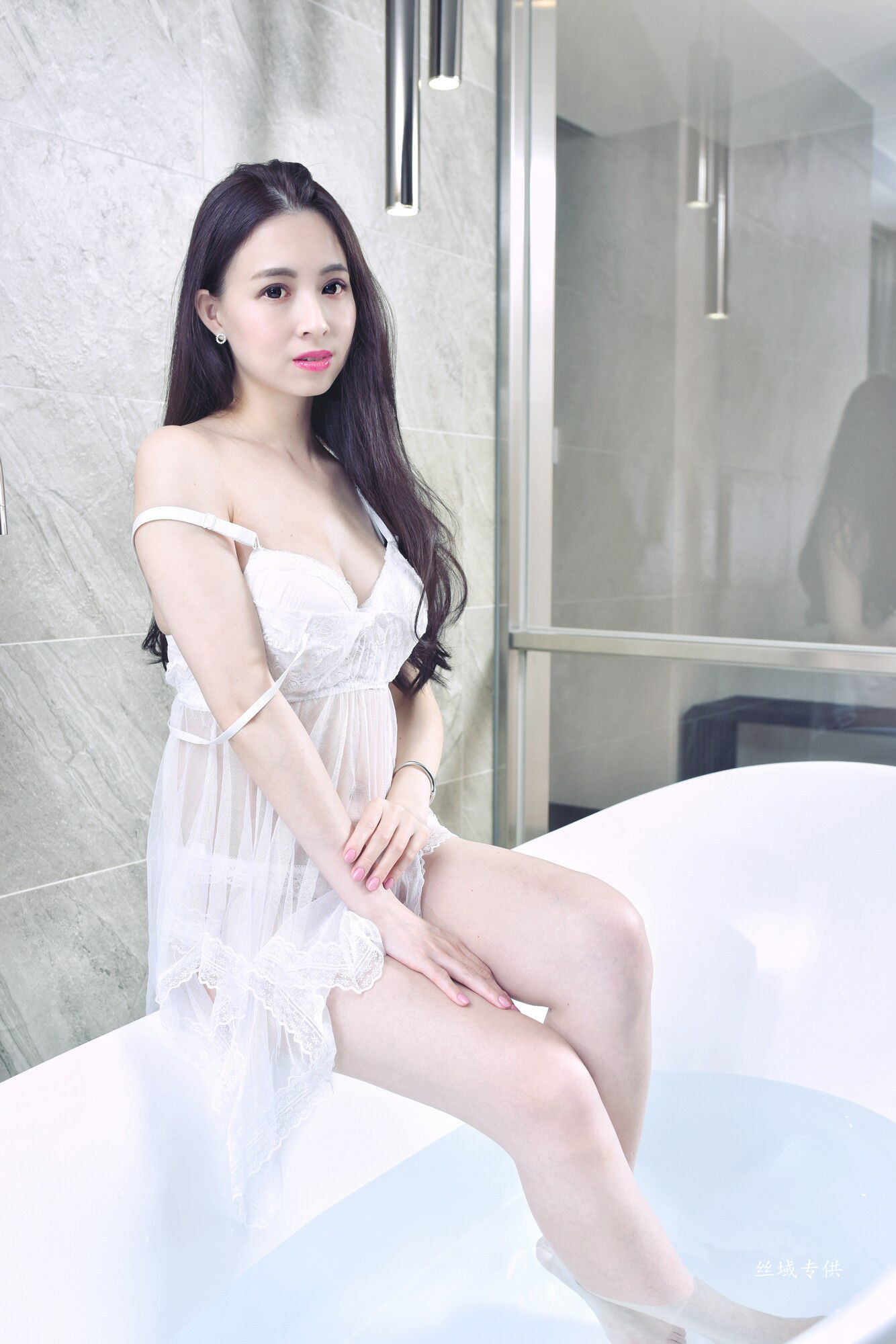 [台湾正妹] 雪菁《棚拍三套服装》 写真集