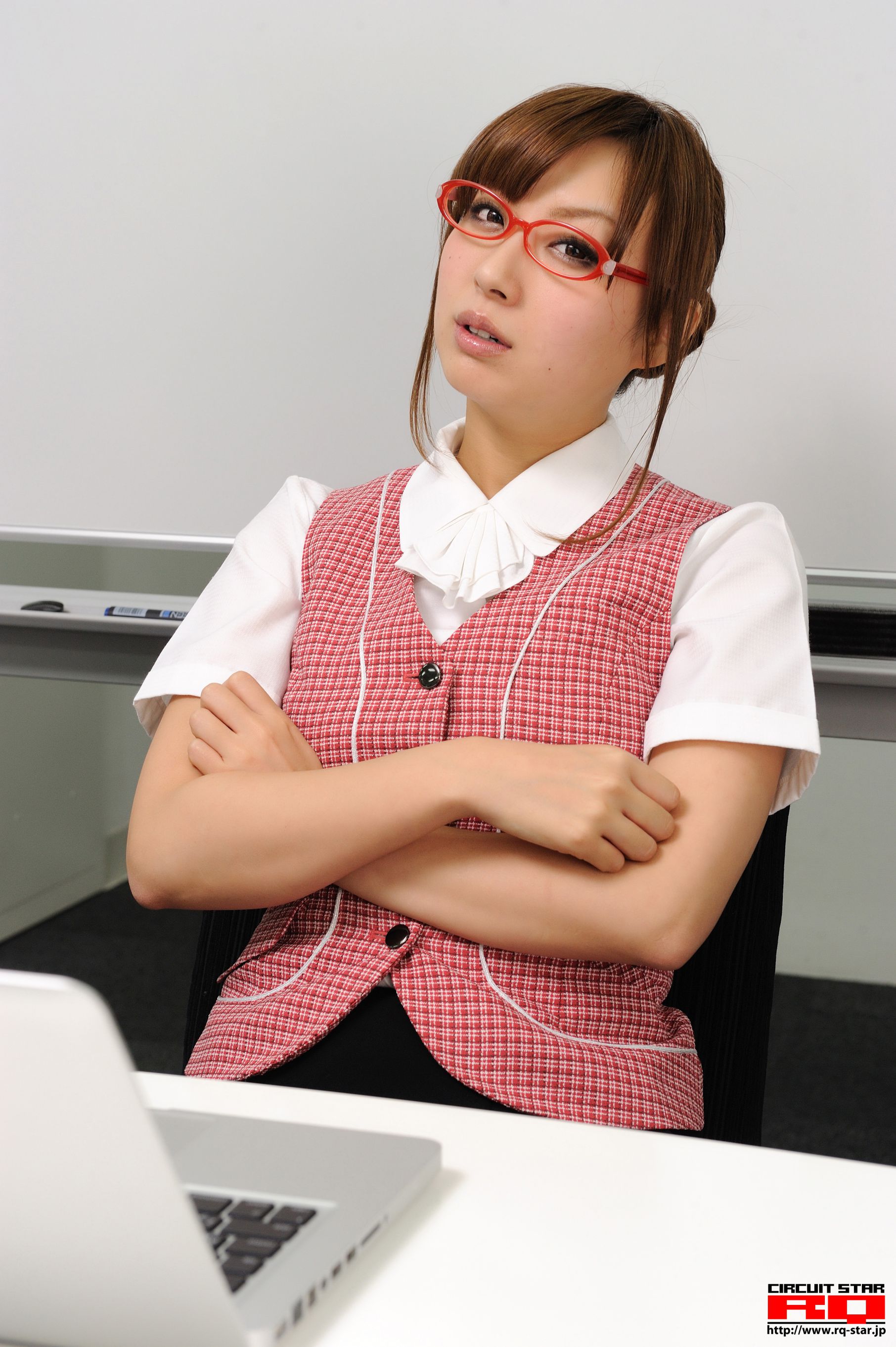 [RQ-STAR] NO.00255 Yuka Tachibana 立花ゆか Office Lady 写真集