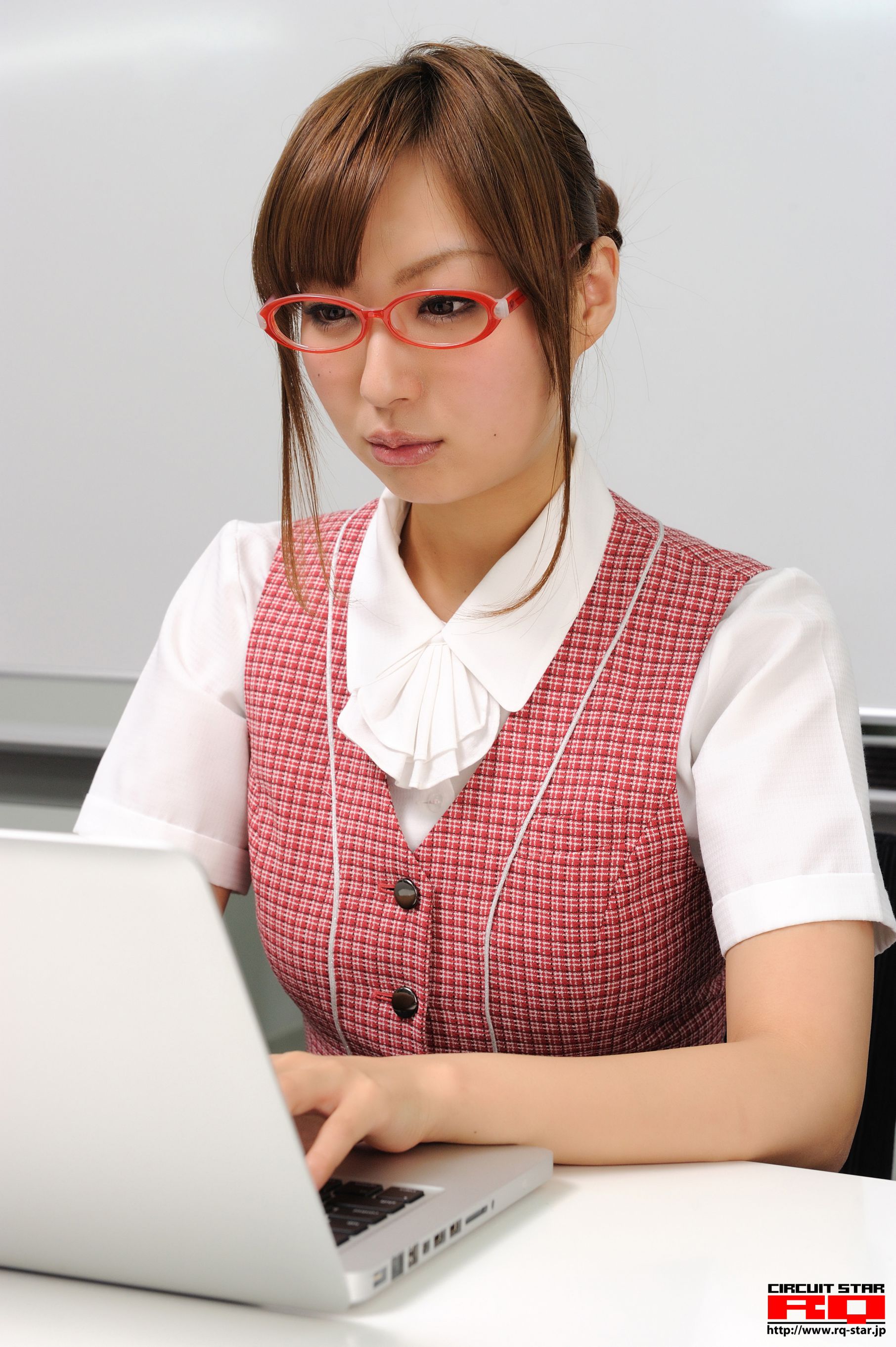 [RQ-STAR] NO.00255 Yuka Tachibana 立花ゆか Office Lady 写真集