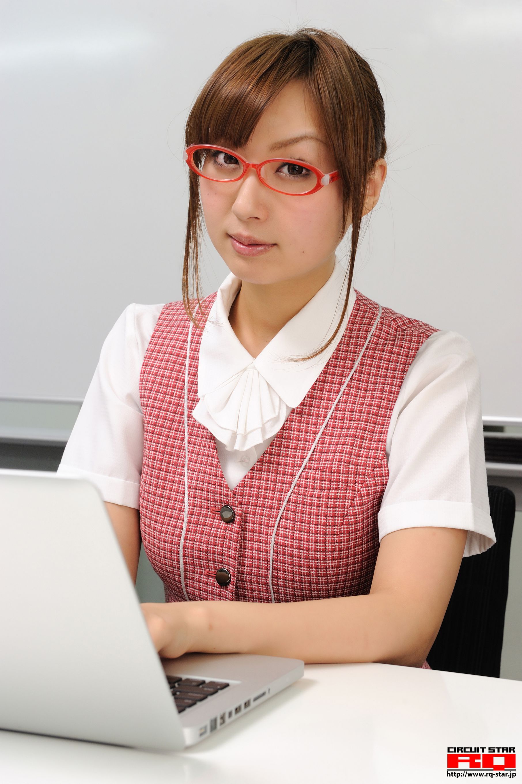 [RQ-STAR] NO.00255 Yuka Tachibana 立花ゆか Office Lady 写真集