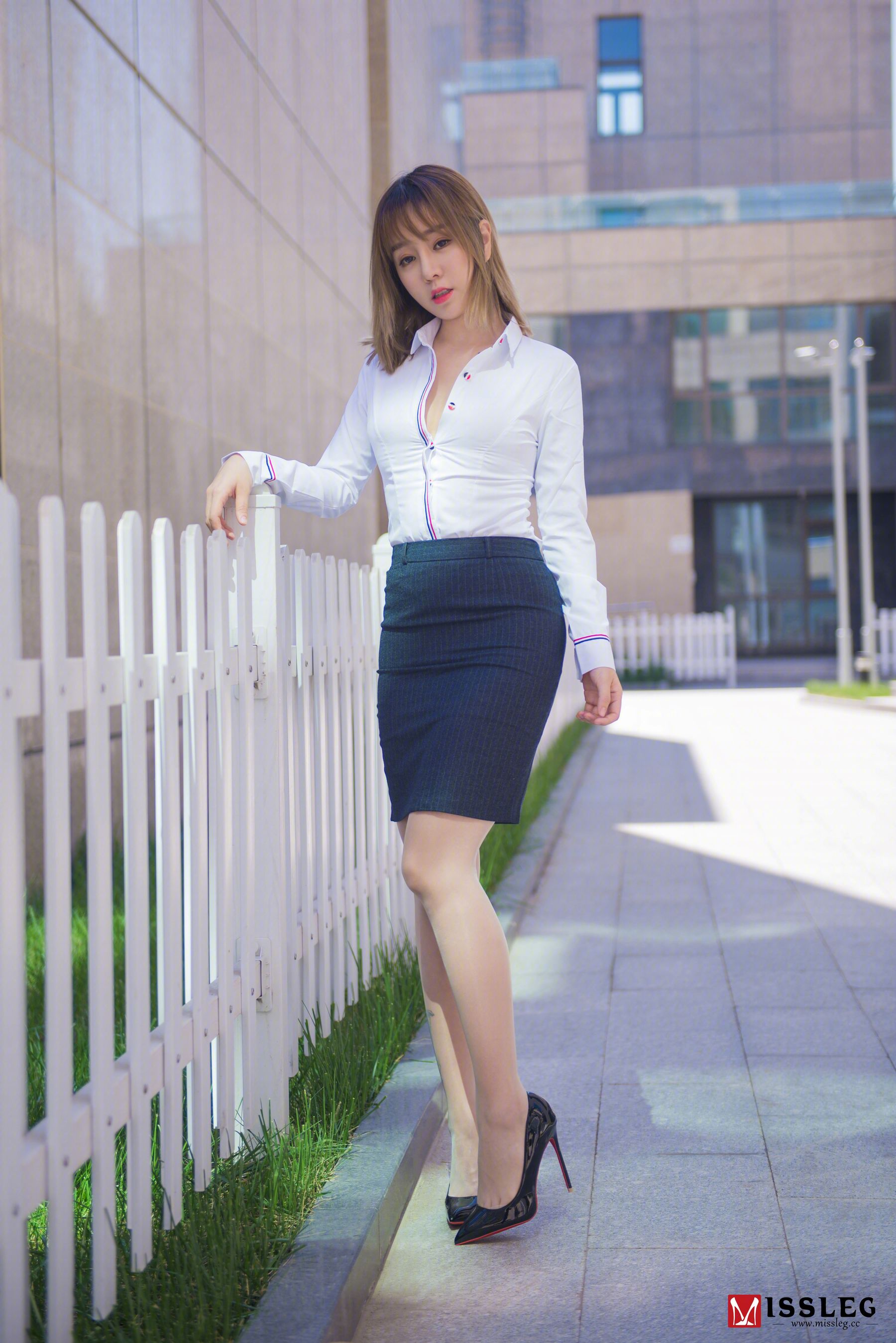 [蜜丝MISSLEG] V003 王语纯 《撕裂的OL》