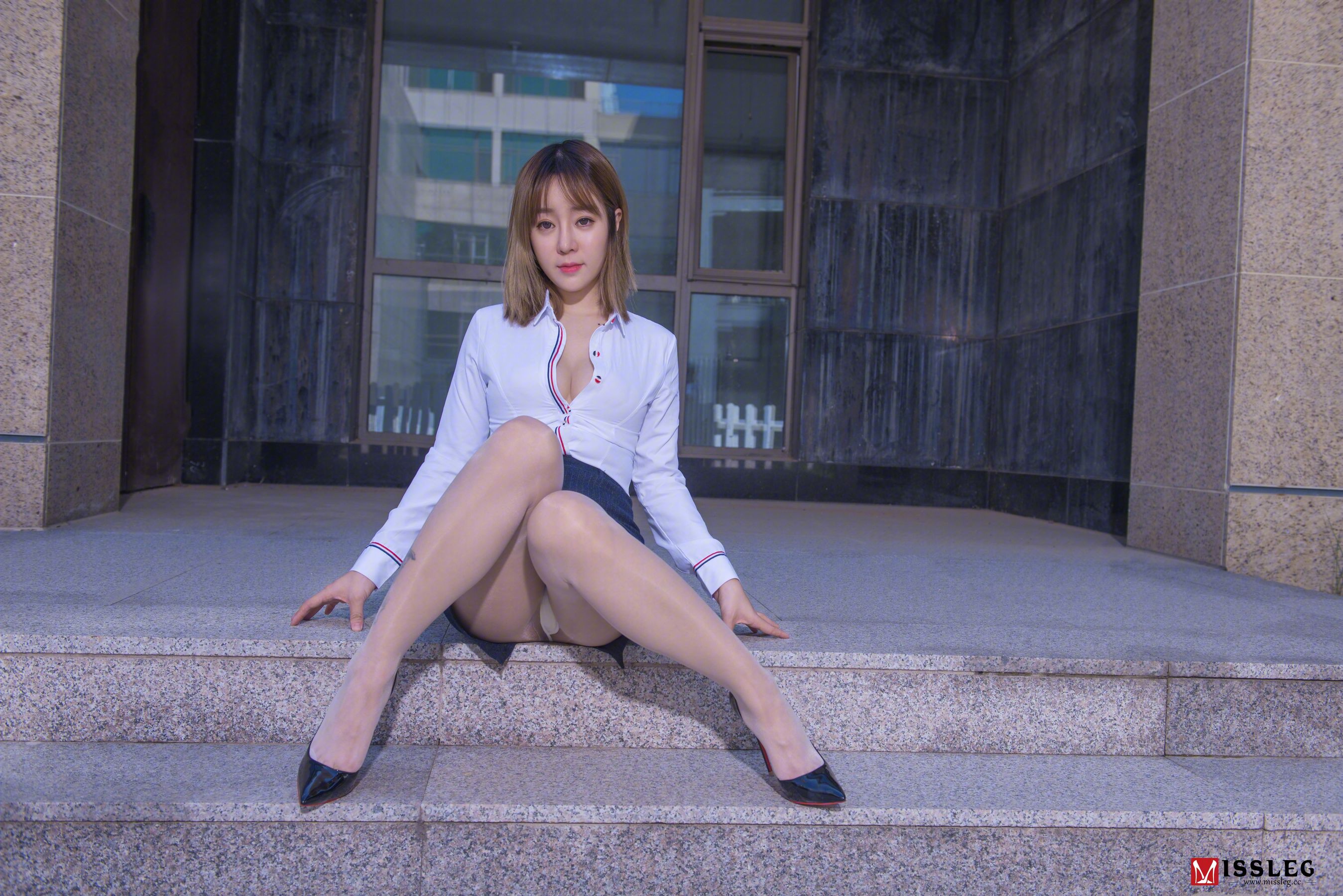 [蜜丝MISSLEG] V003 王语纯 《撕裂的OL》