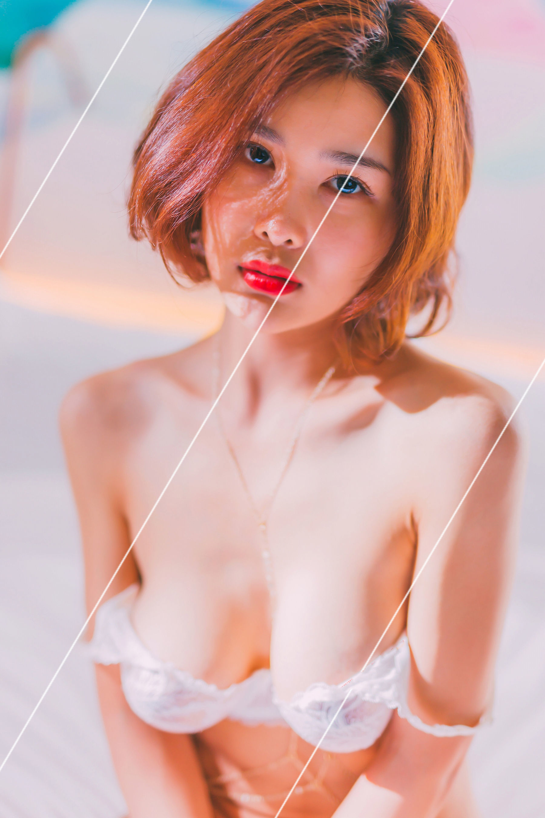 闫盼盼 2018年7月写真《裸心》