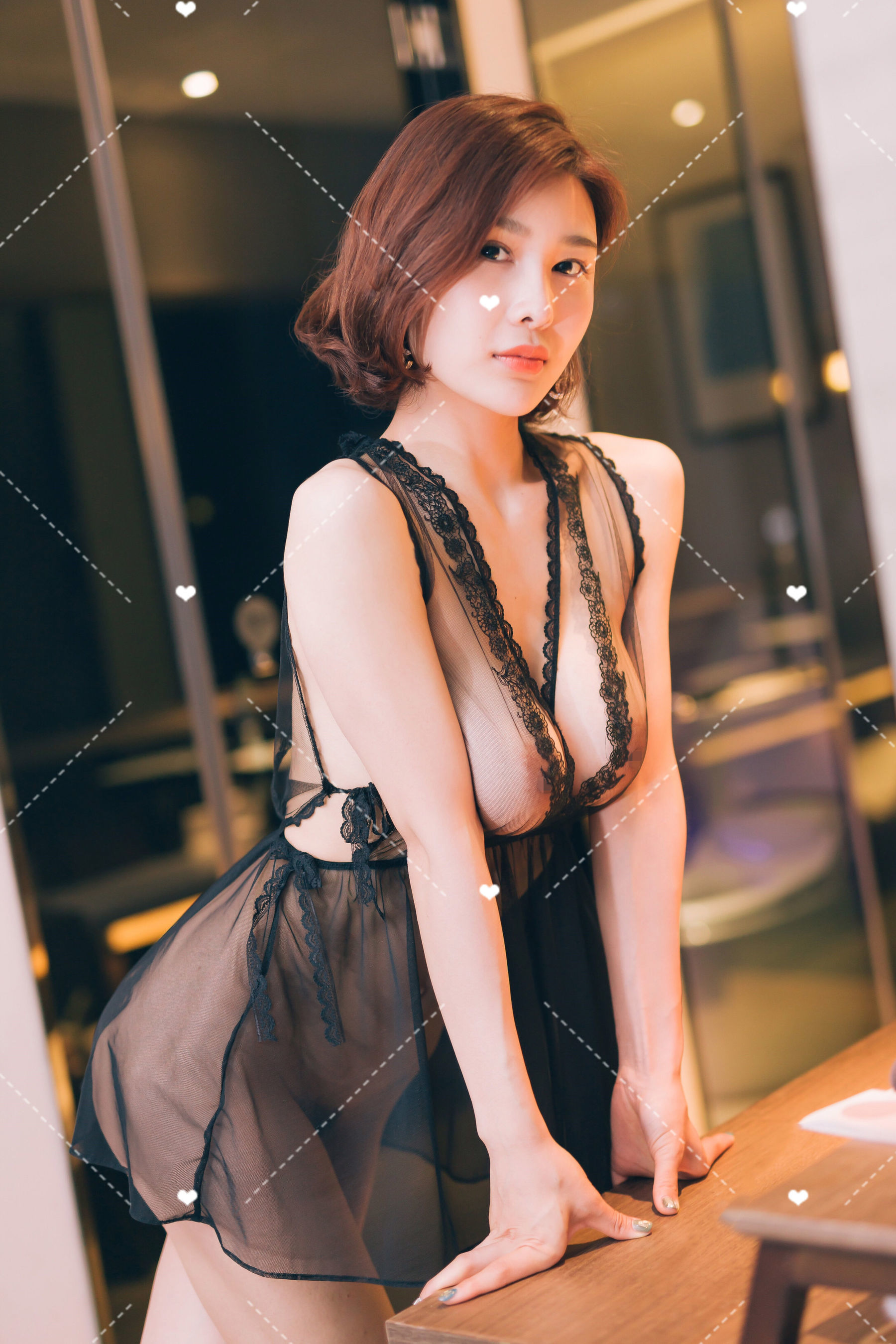 闫盼盼 2018年7月写真《透视》