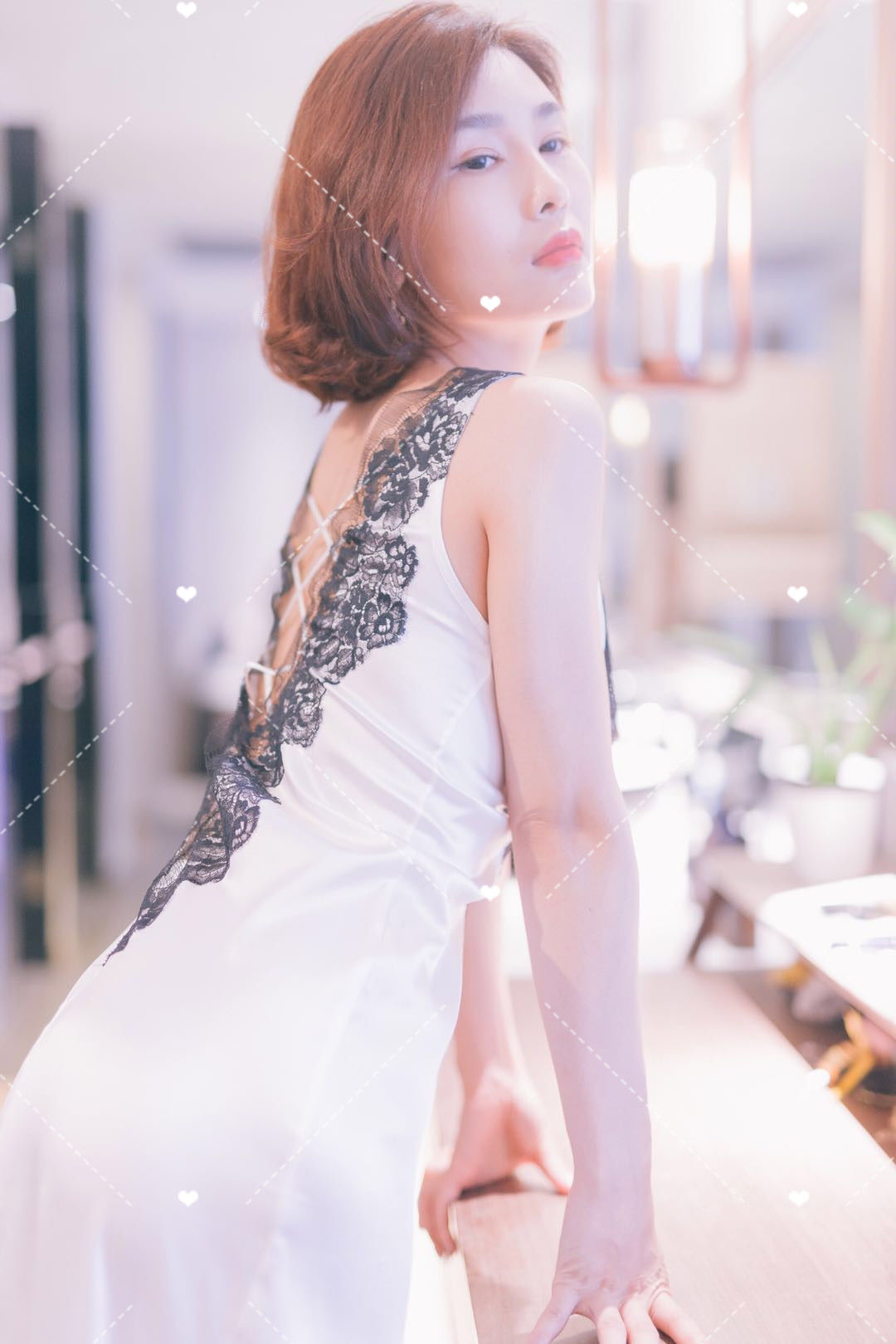 闫盼盼 2018年7月写真《透视》