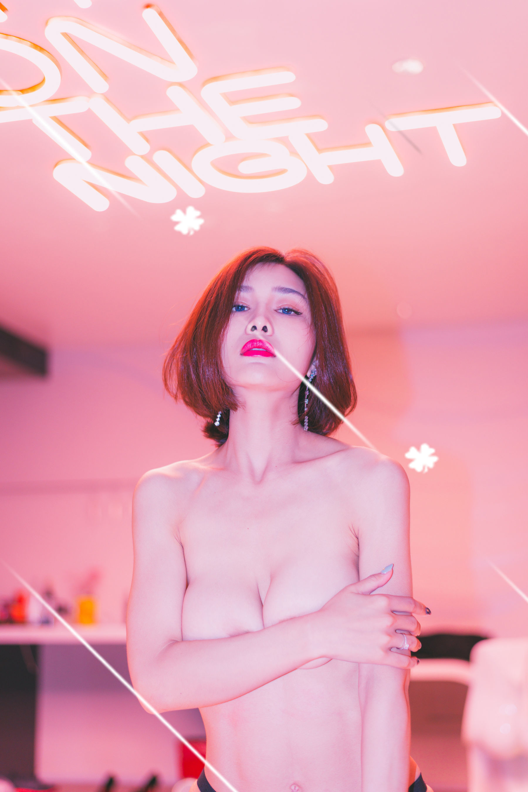 闫盼盼 《灵与欲》