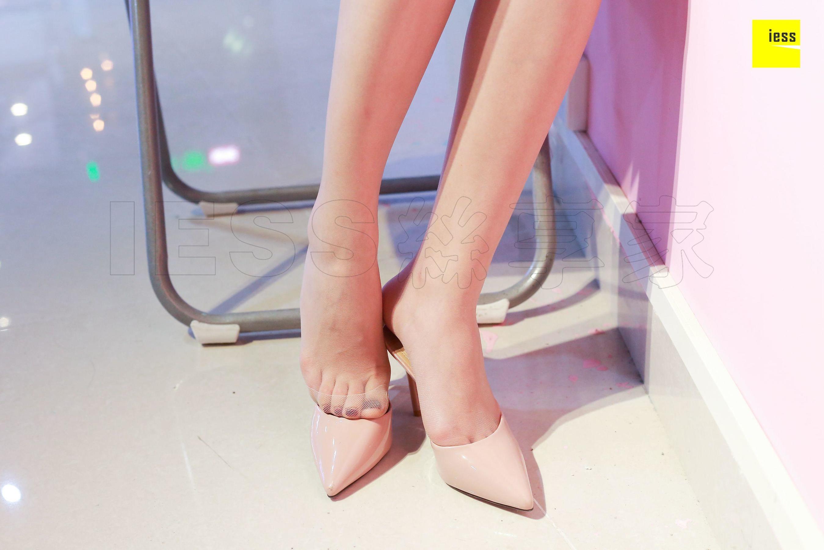 [异思趣向IESS] 丝享家272 七七 《玩娃娃机的少女》