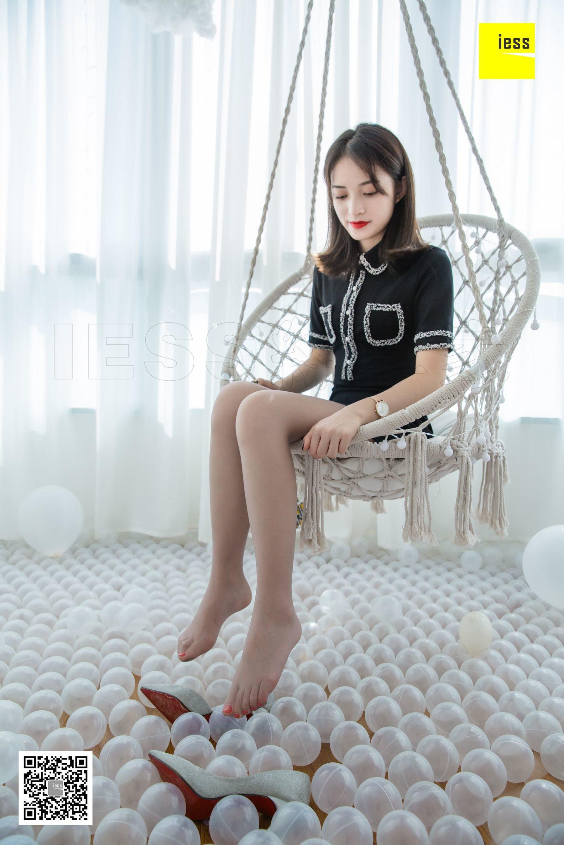 [异思趣向IESS] 丝享家291 姗姗 《玩个球》