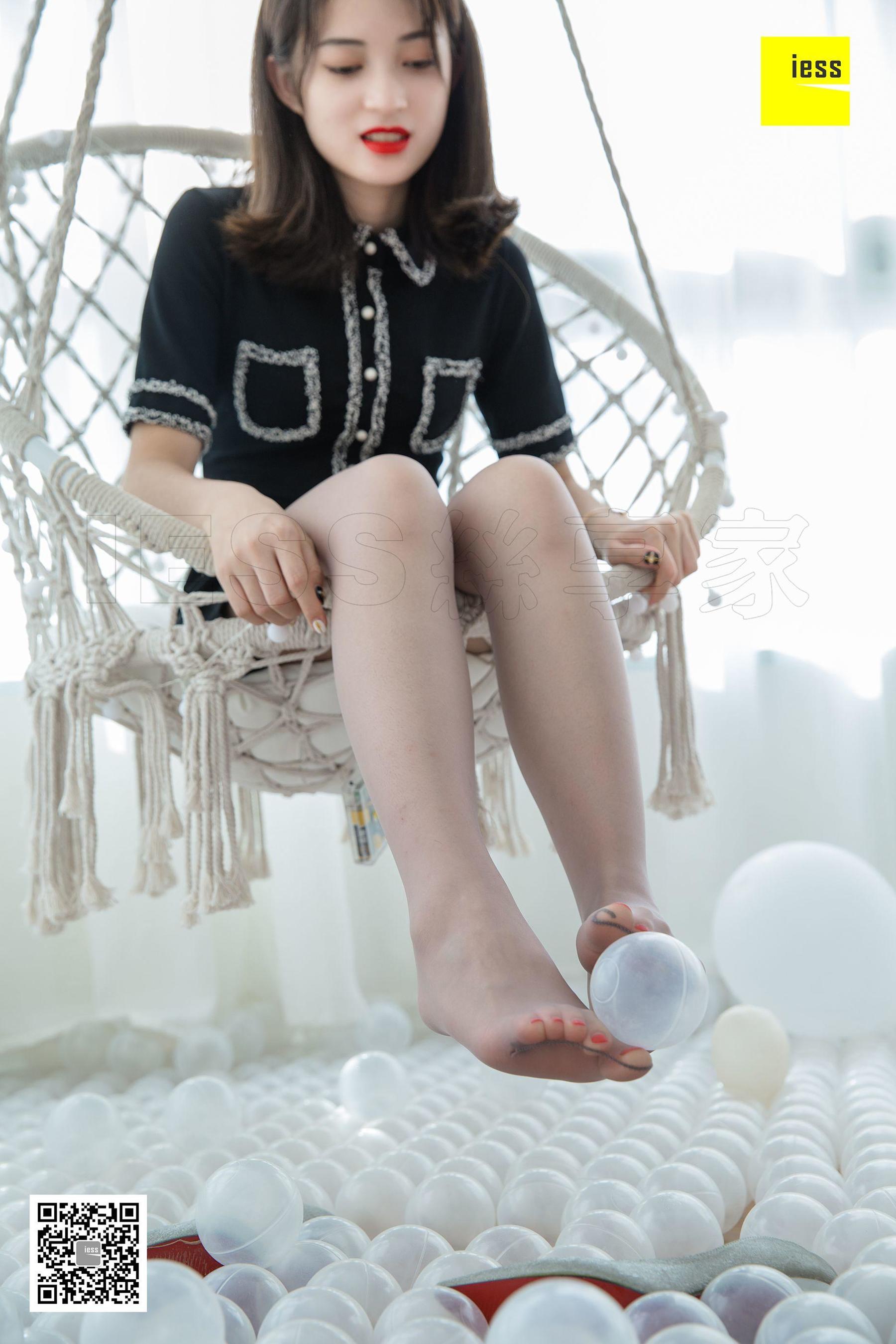 [异思趣向IESS] 丝享家291 姗姗 《玩个球》