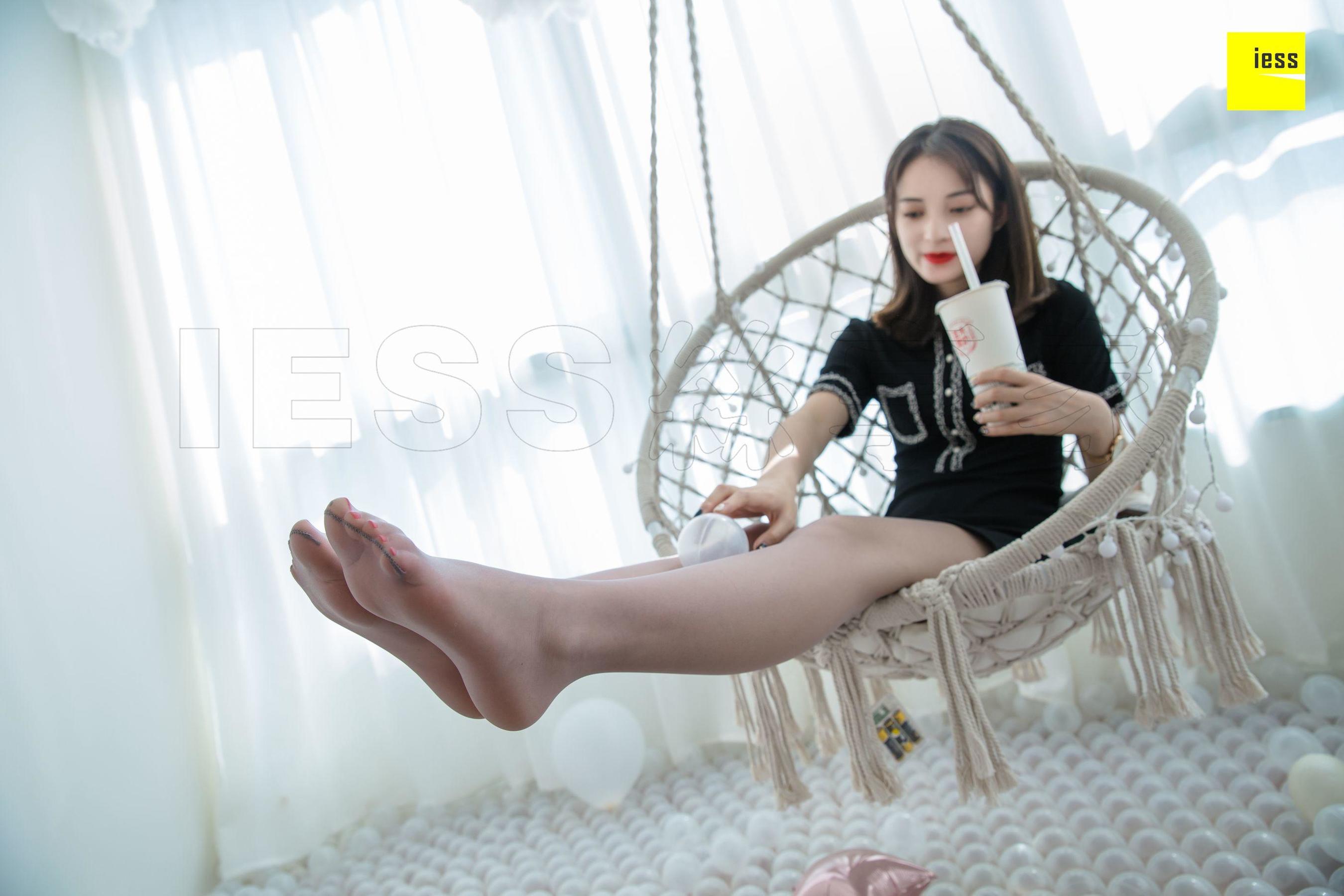 [异思趣向IESS] 丝享家291 姗姗 《玩个球》