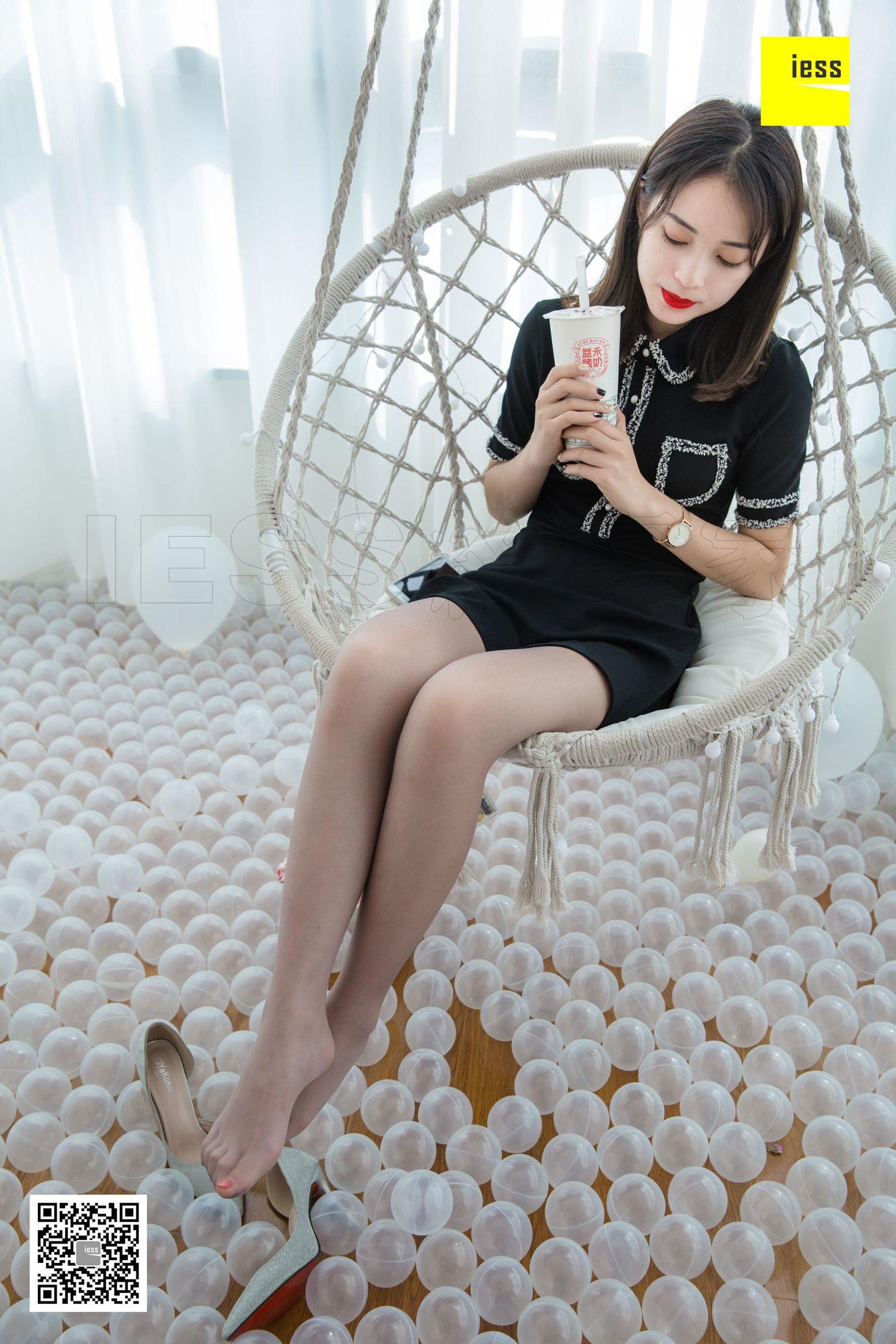 [异思趣向IESS] 丝享家291 姗姗 《玩个球》