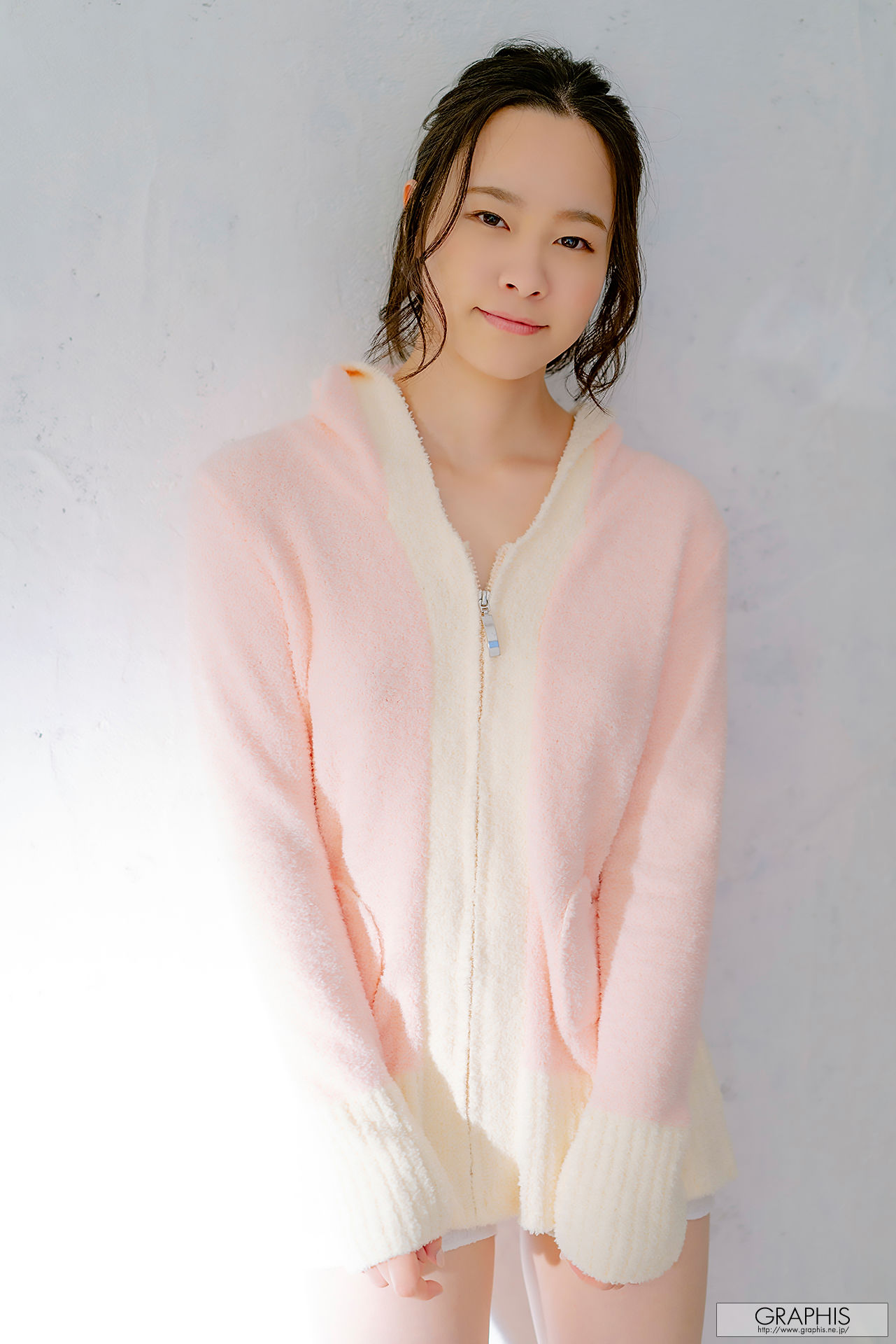 [Graphis] First Gravure 初脱ぎ娘 No.161 Fumika Hatsuno 初乃ふみか