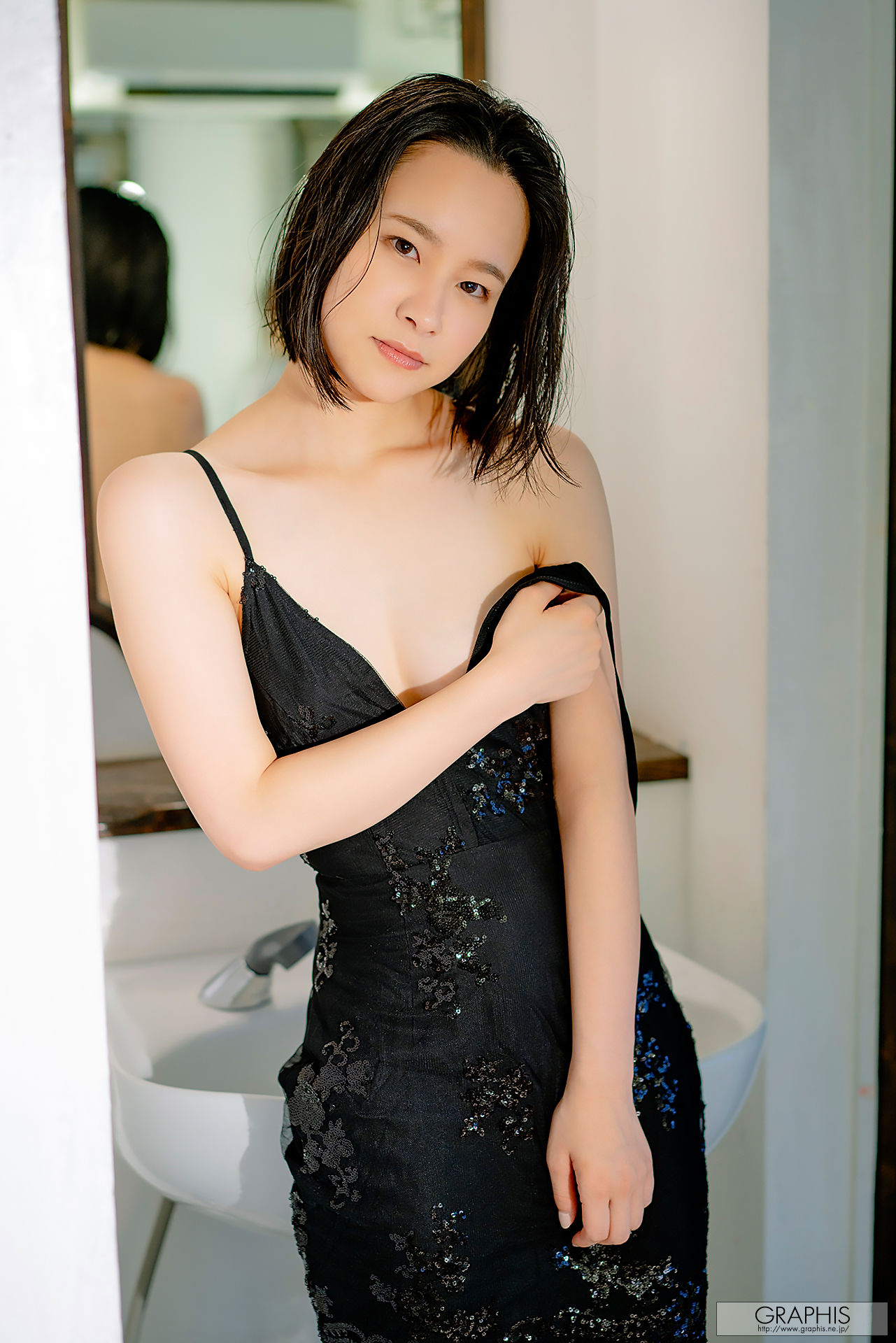 [Graphis] First Gravure 初脱ぎ娘 No.161 Fumika Hatsuno 初乃ふみか