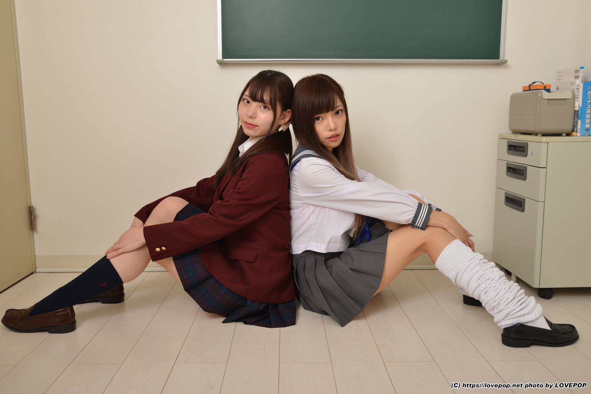 [LOVEPOP] Chiaki Narumi 鳴海千秋 & Aya Hirose 広瀬あや Photoset 01