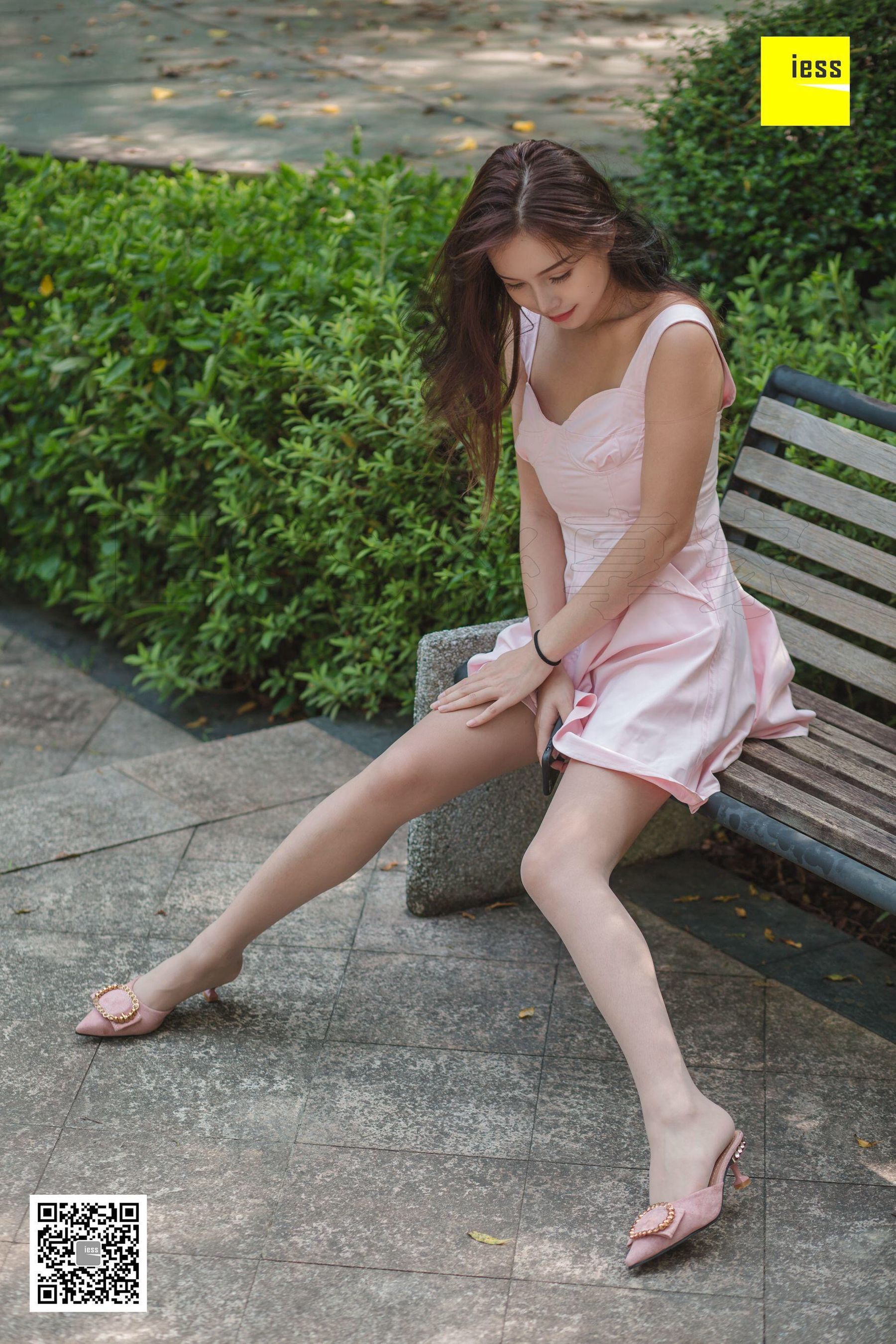 [异思趣向IESS] 丝享家315 小羽 《小羽公园阳光浴》