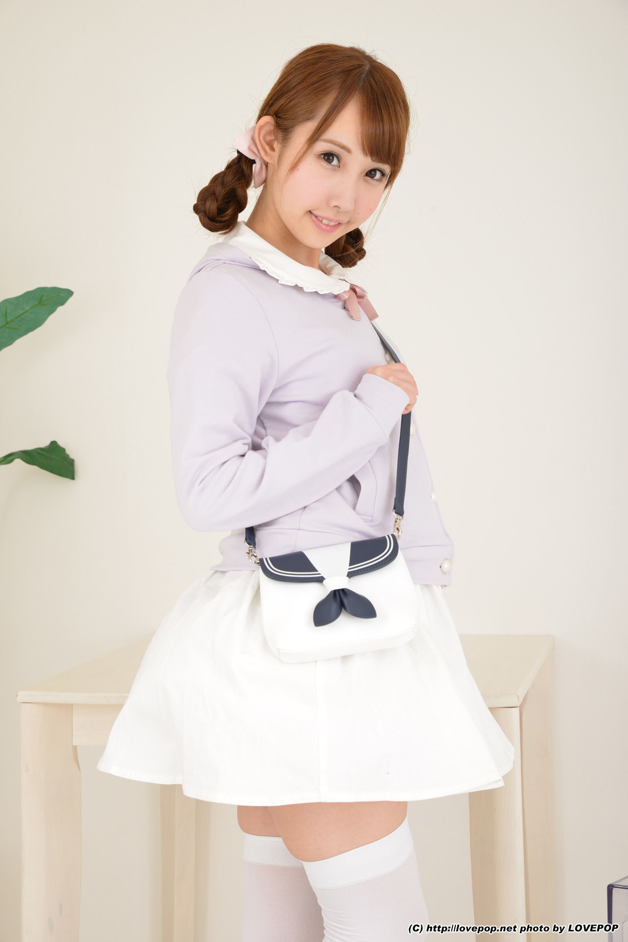 [LOVEPOP] Mai Usami 宇佐美まい transparent chair! Lolita clothes - PPV