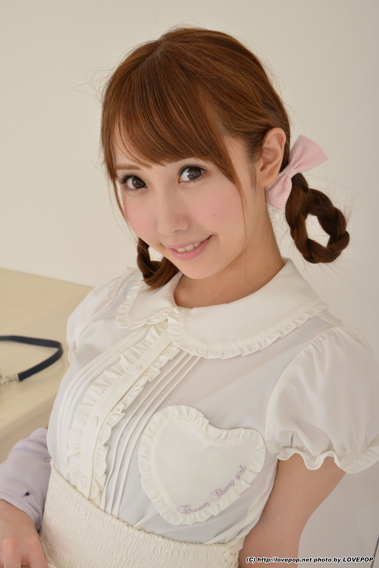 [LOVEPOP] Mai Usami 宇佐美まい transparent chair! Lolita clothes - PPV