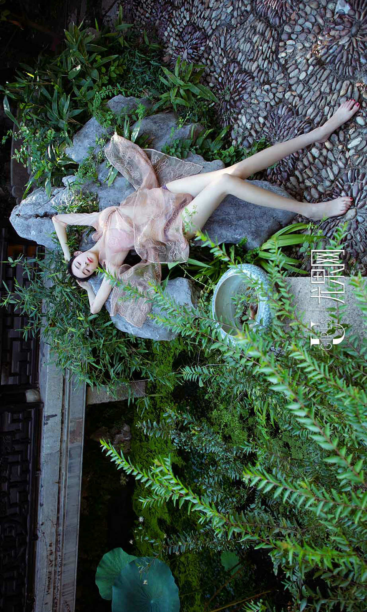 [尤果圈爱尤物] No.1250 萌琪琪 庭院深处