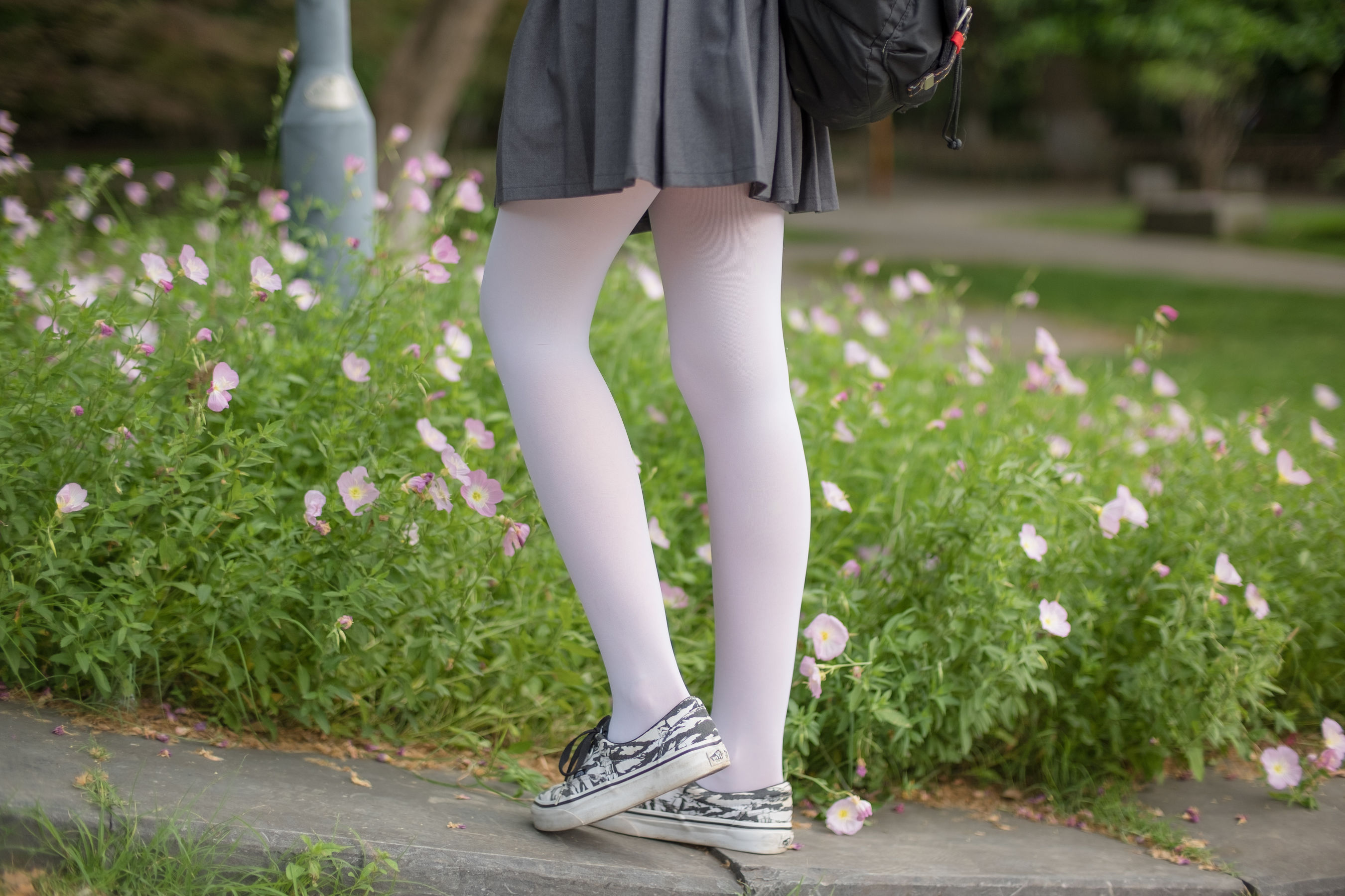 [森萝财团] R15-014 白丝妹妹游园