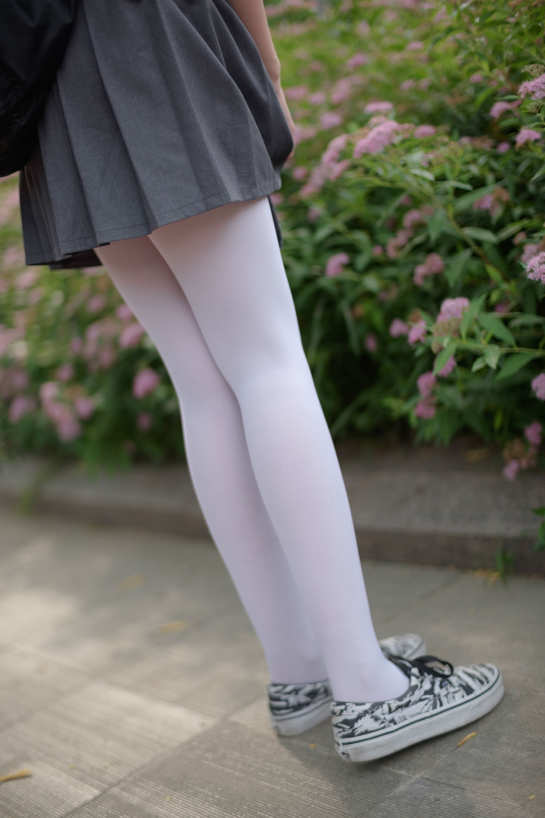 [森萝财团] R15-014 白丝妹妹游园