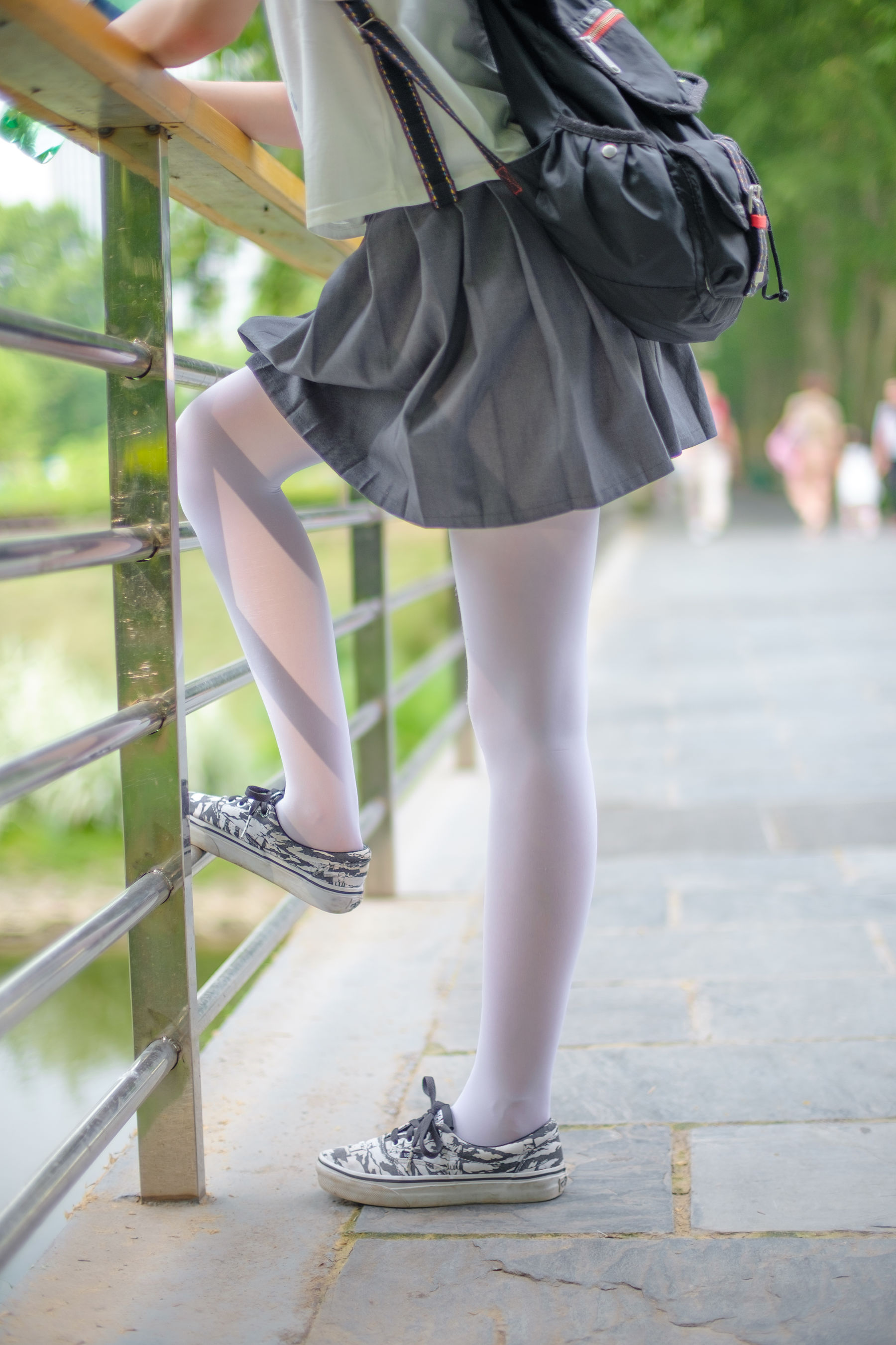 [森萝财团] R15-014 白丝妹妹游园
