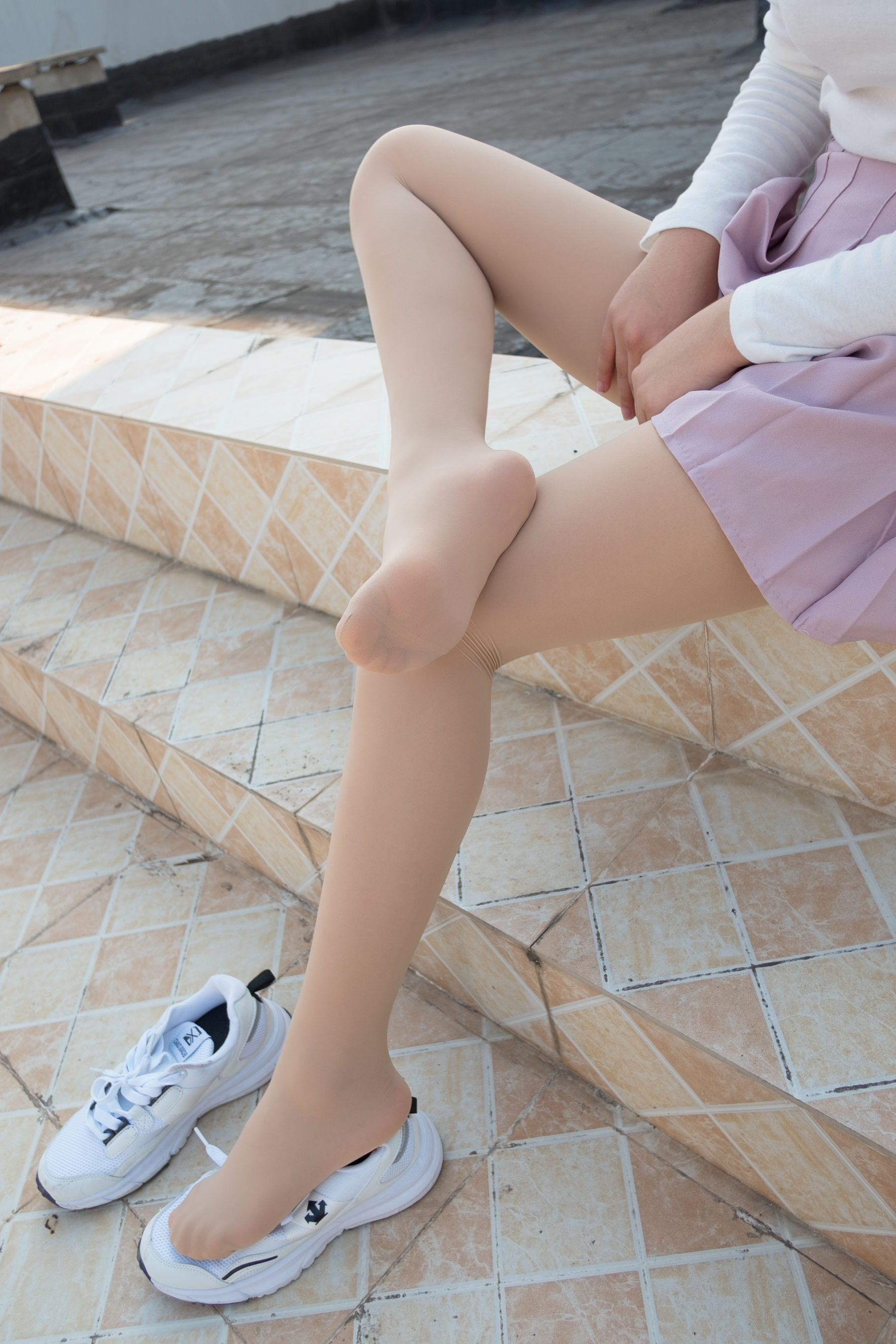 [森萝财团] R15-038 肉丝大胸妹