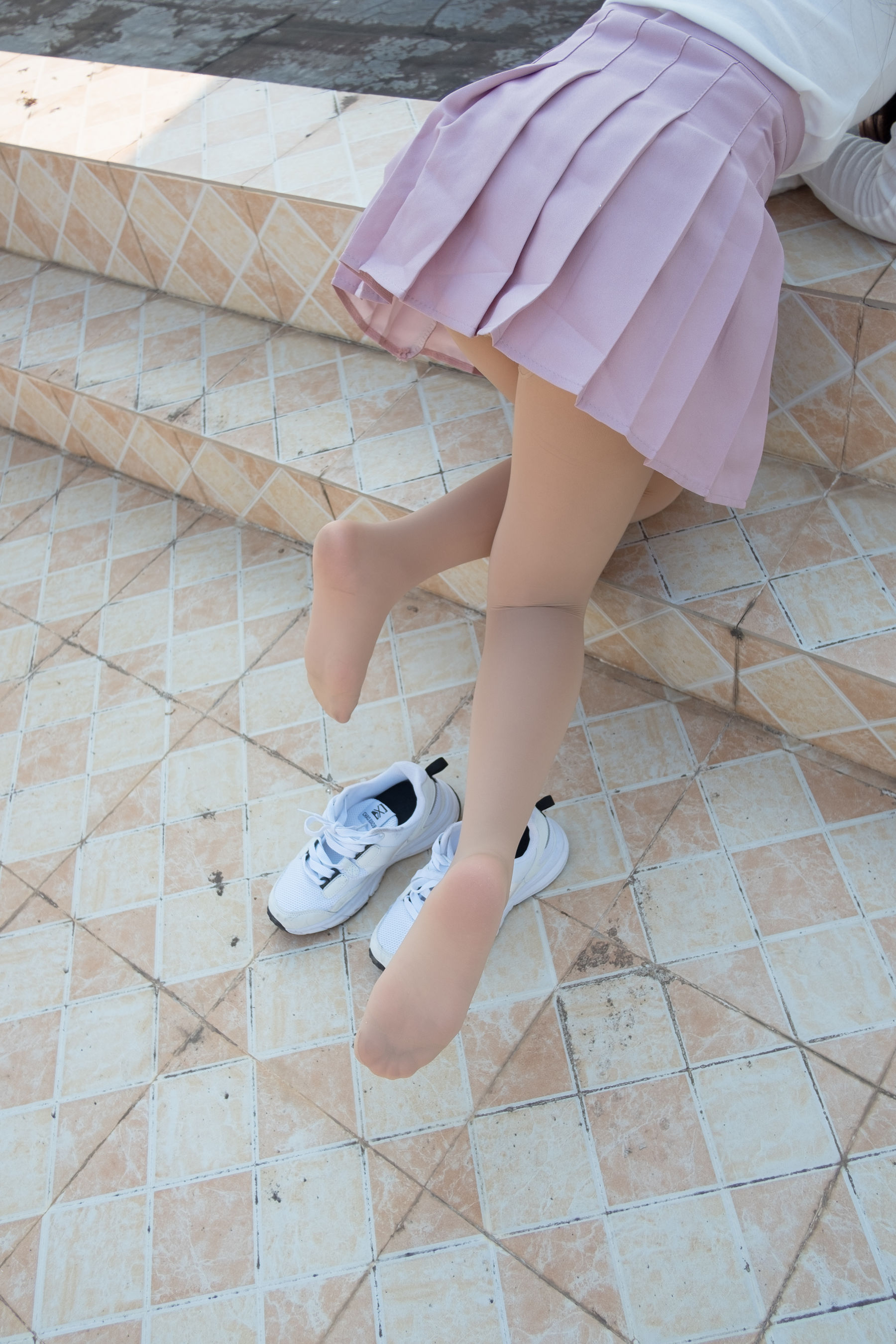 [森萝财团] R15-038 肉丝大胸妹