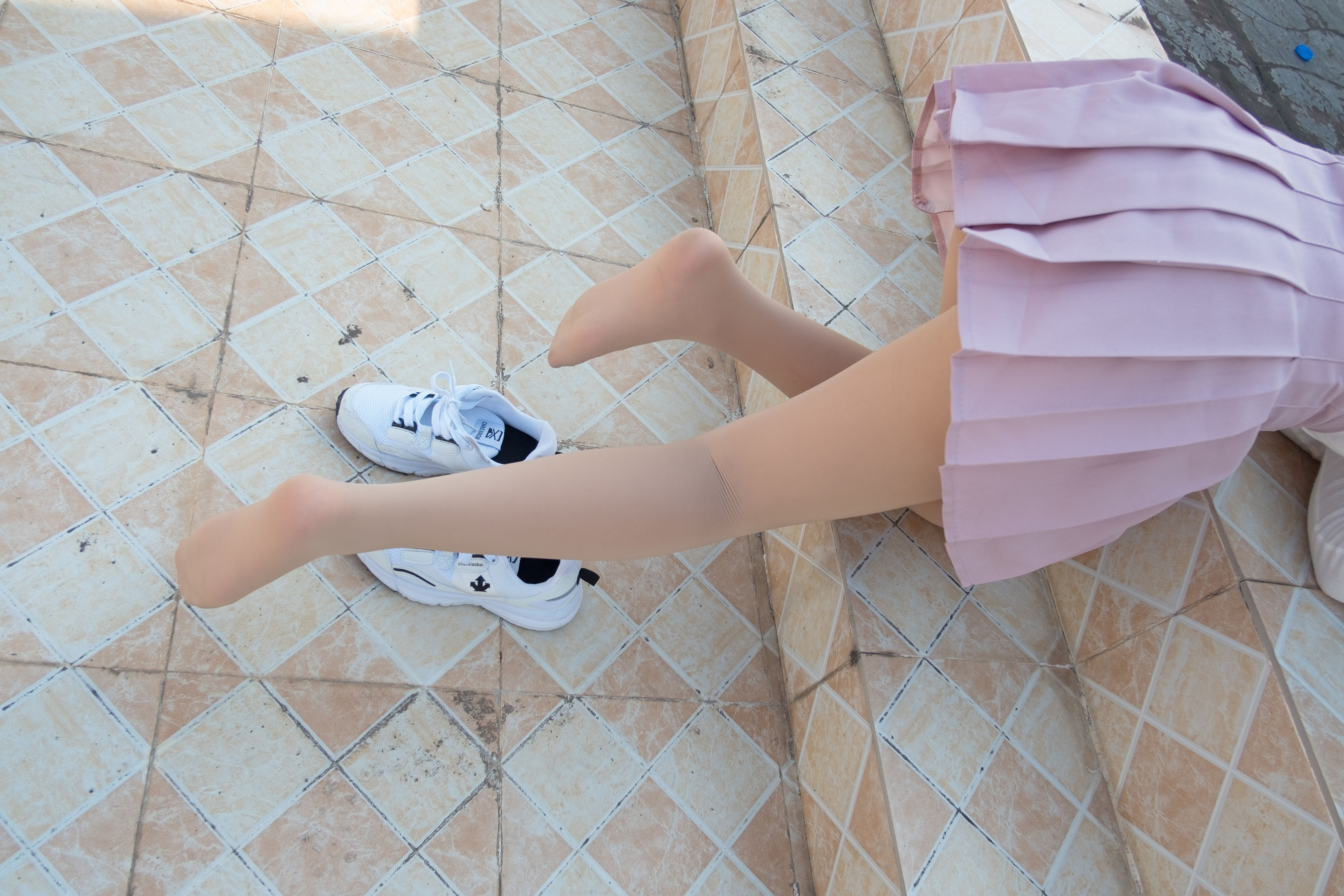 [森萝财团] R15-038 肉丝大胸妹