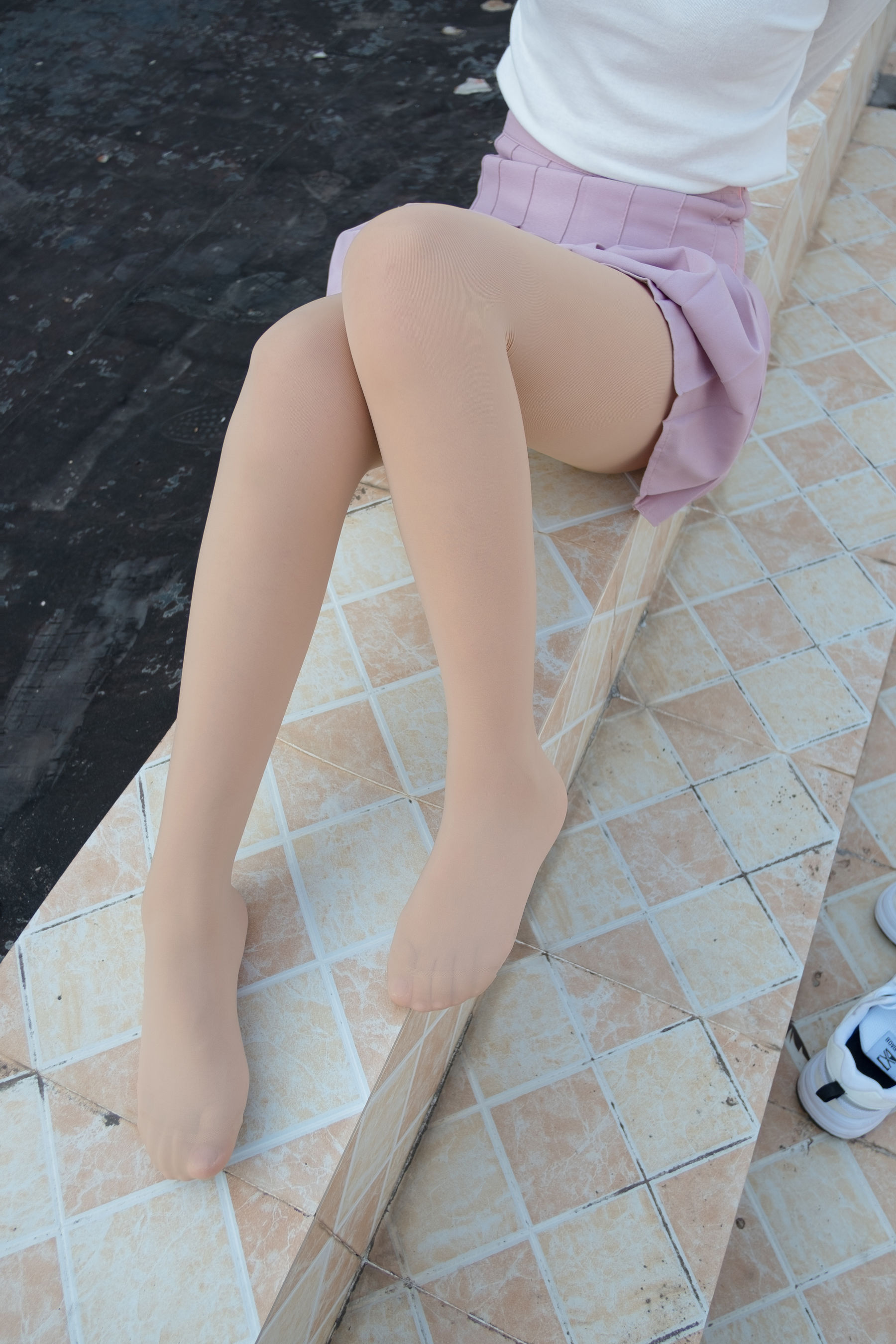 [森萝财团] R15-038 肉丝大胸妹
