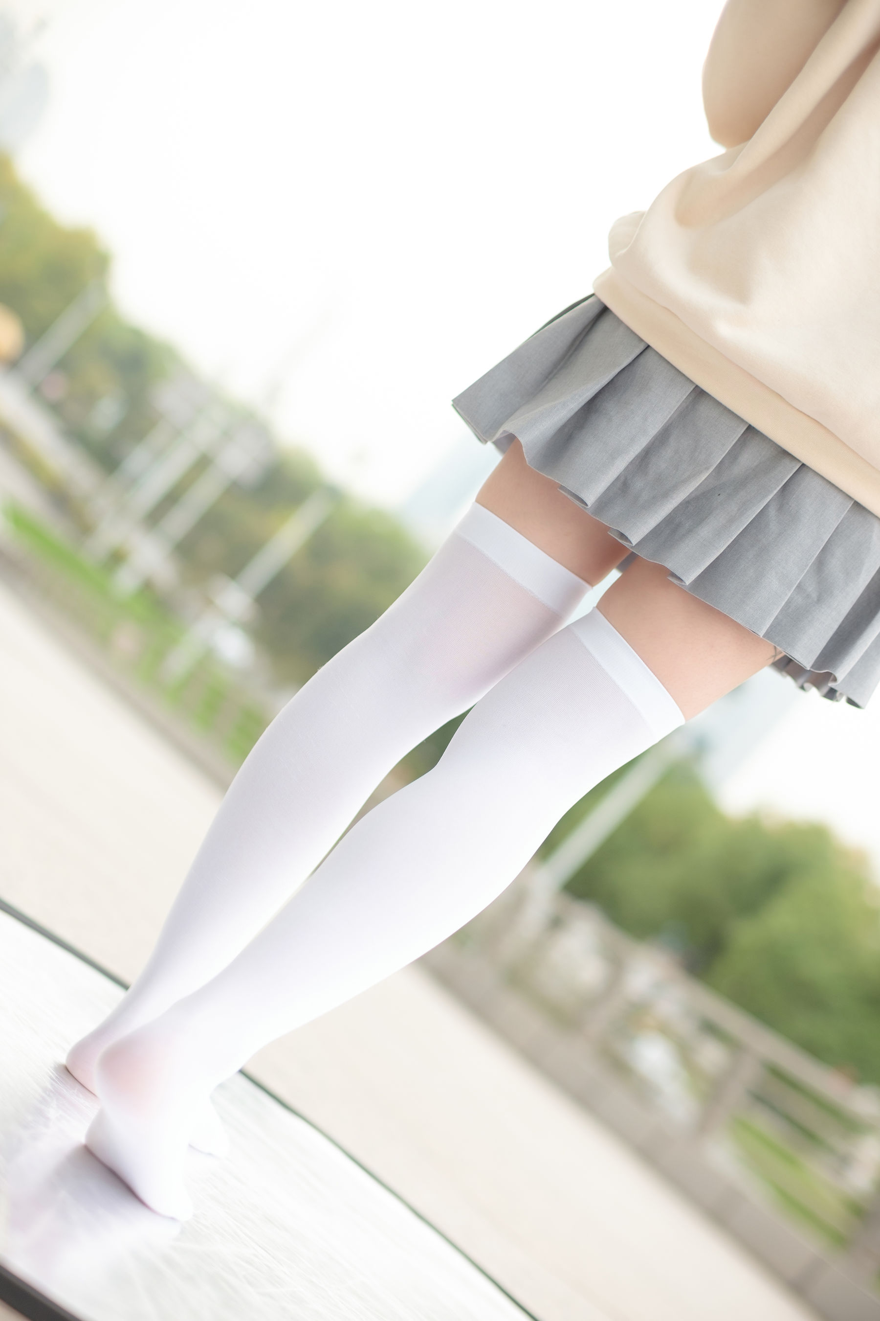 [森萝财团] R15-040 户外白丝短裙