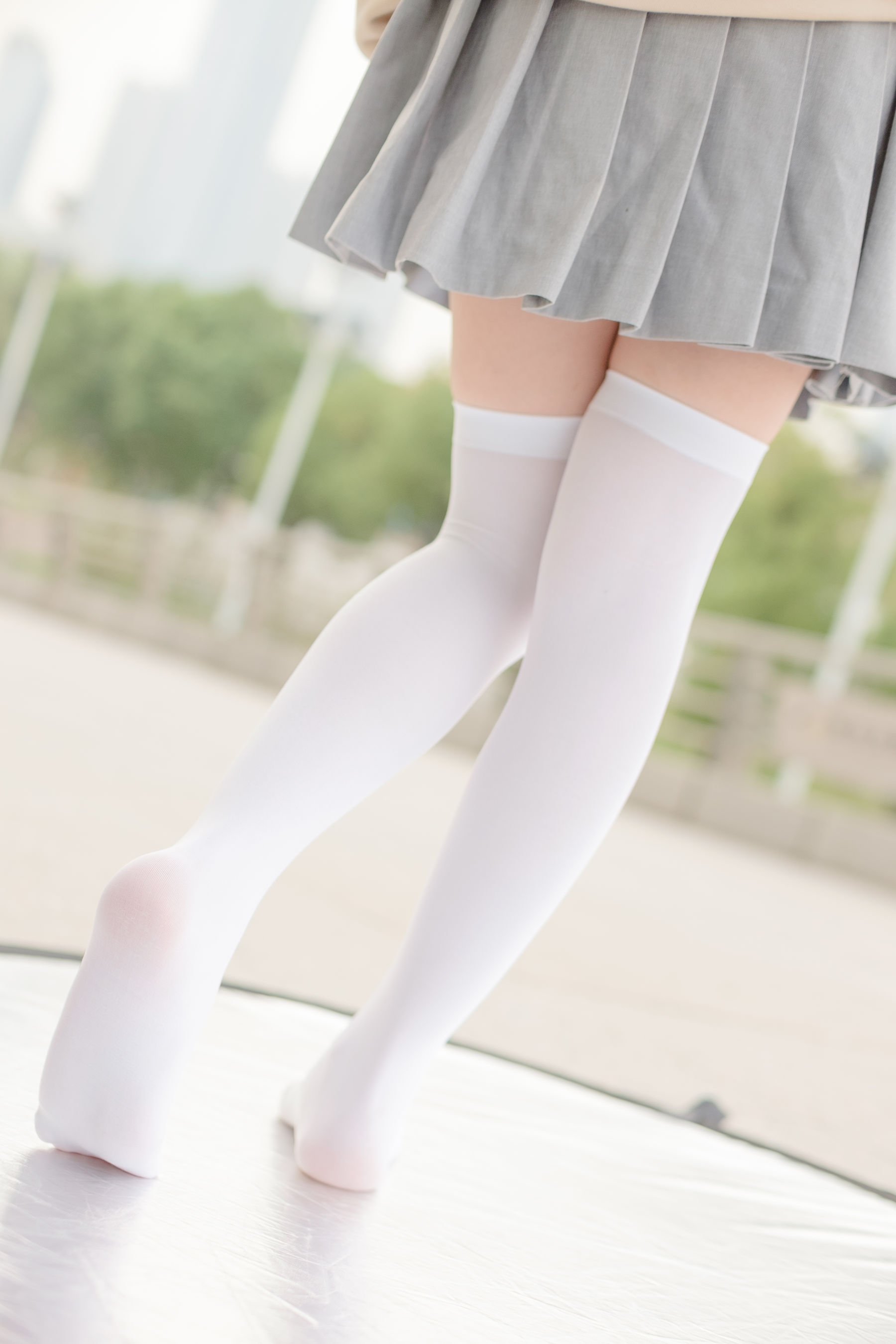 [森萝财团] R15-040 户外白丝短裙