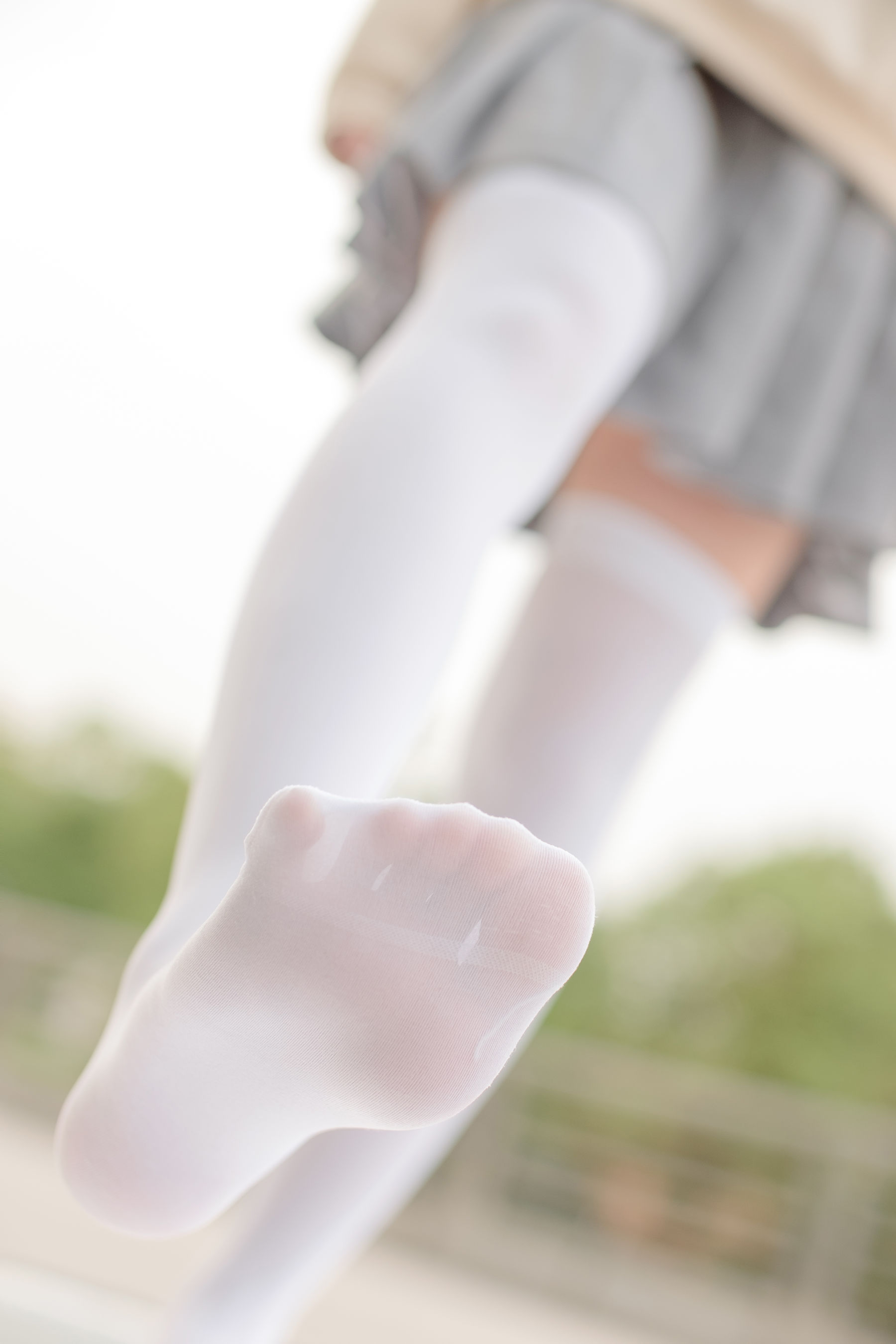 [森萝财团] R15-040 户外白丝短裙