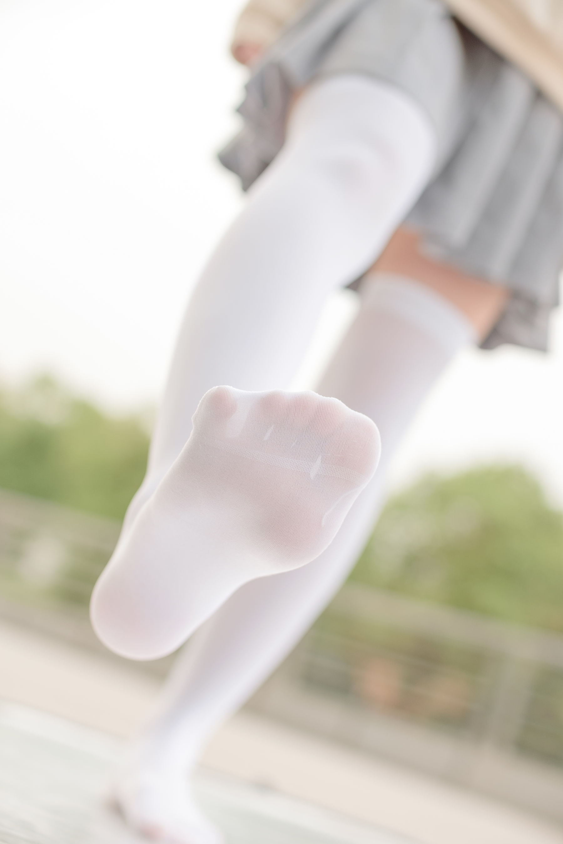 [森萝财团] R15-040 户外白丝短裙