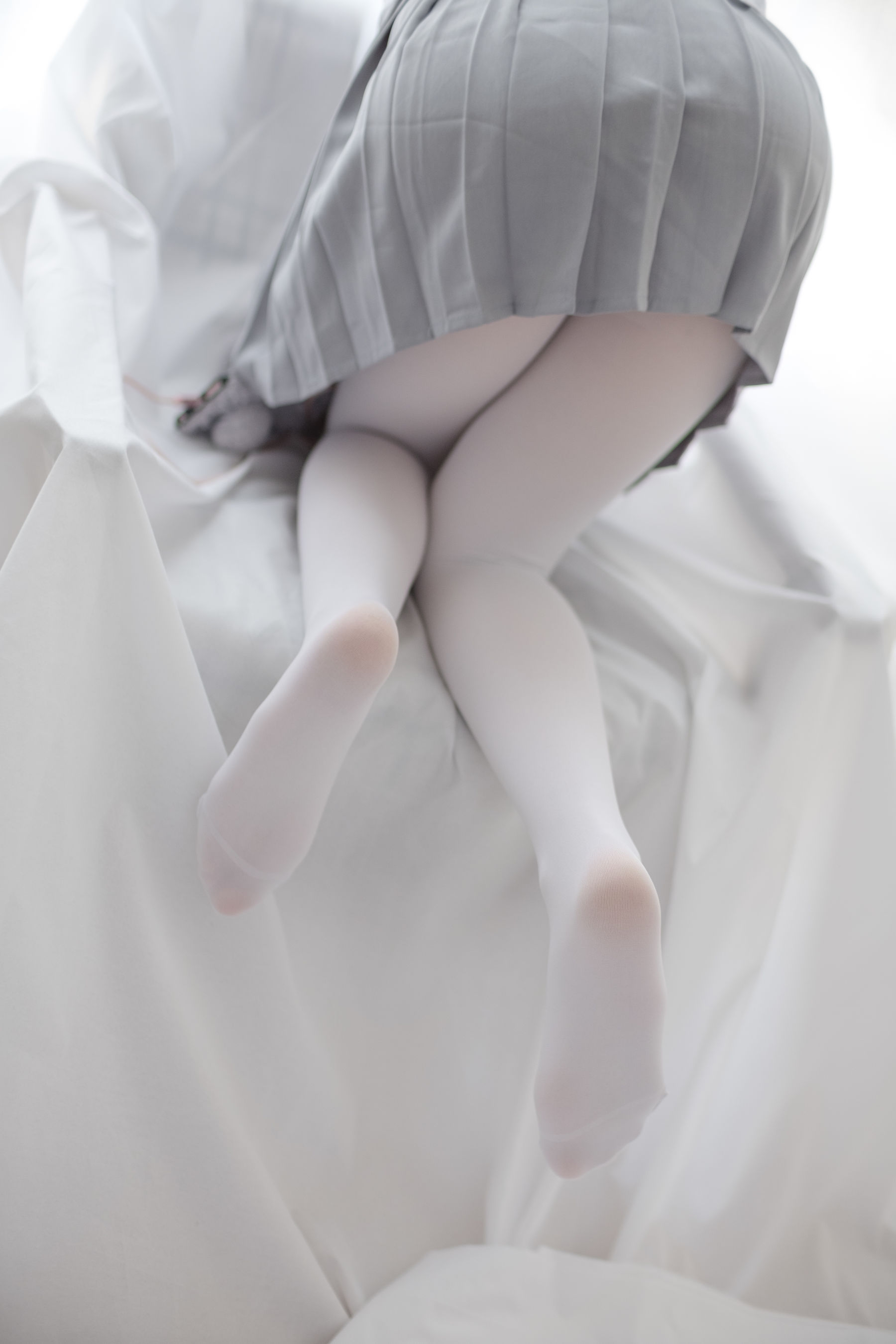 [森萝财团] R15-045 白丝学妹休憩空间