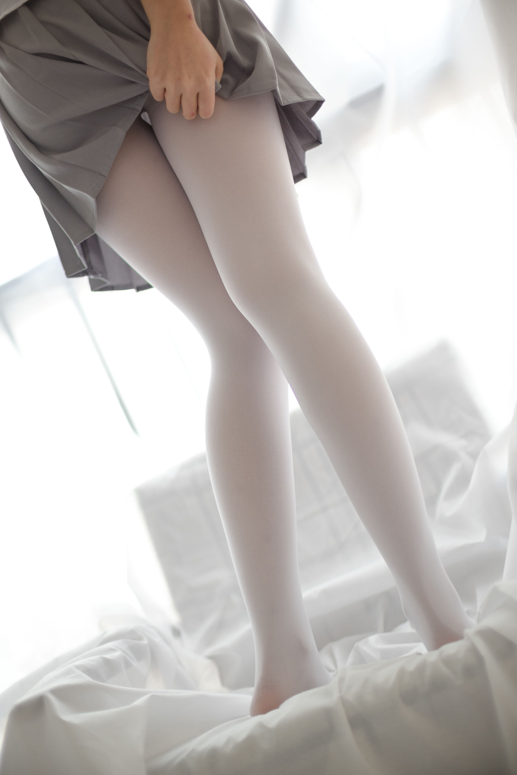 [森萝财团] R15-045 白丝学妹休憩空间