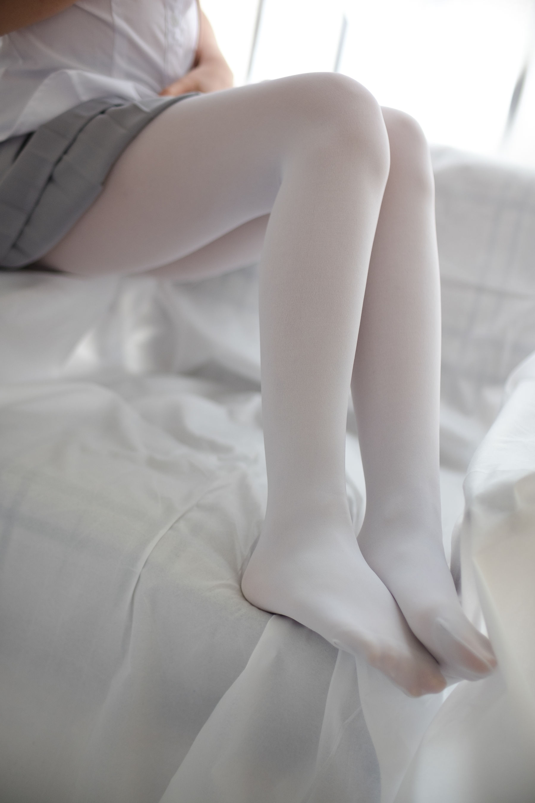 [森萝财团] R15-045 白丝学妹休憩空间