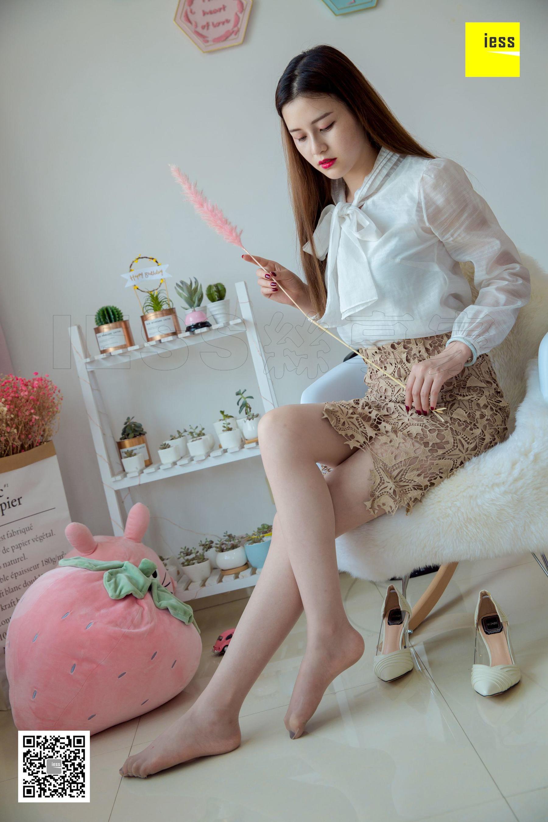 [异思趣向IESS] 模特九妹《九妹的星星镂空裙》