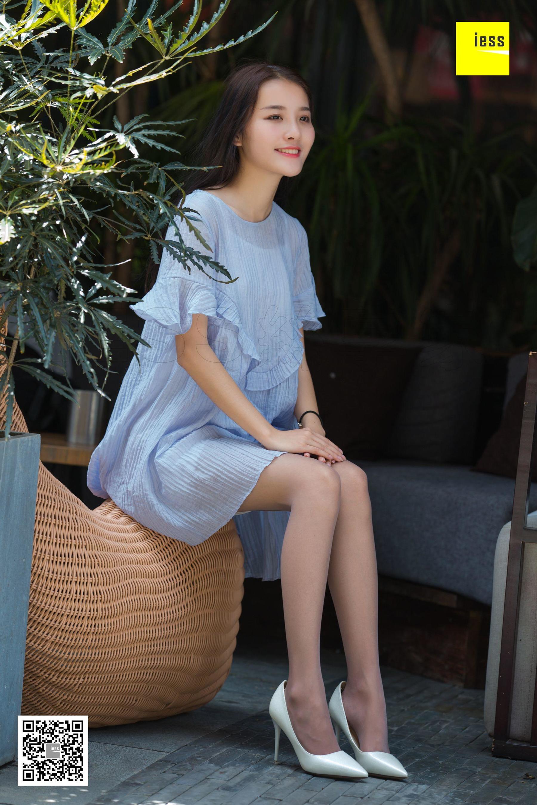 [异思趣向IESS] 模特婉萍 《婉萍素雅风灰丝》