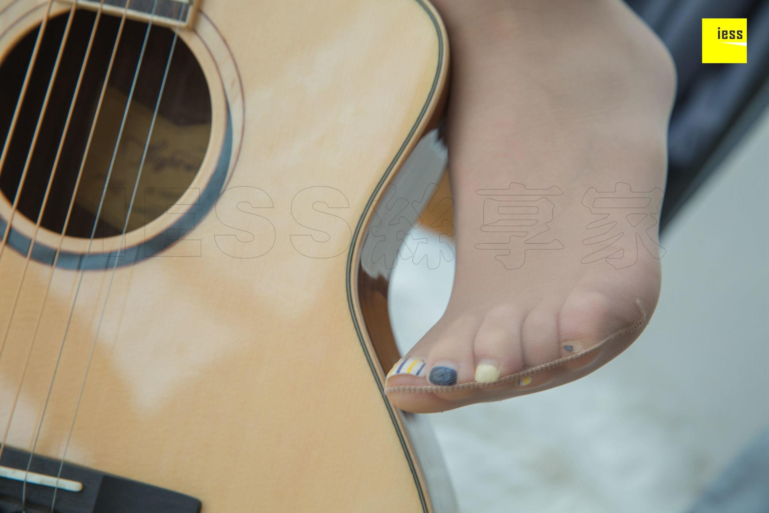 [异思趣向IESS] 模特曦然 《我的女同事会弹琴》