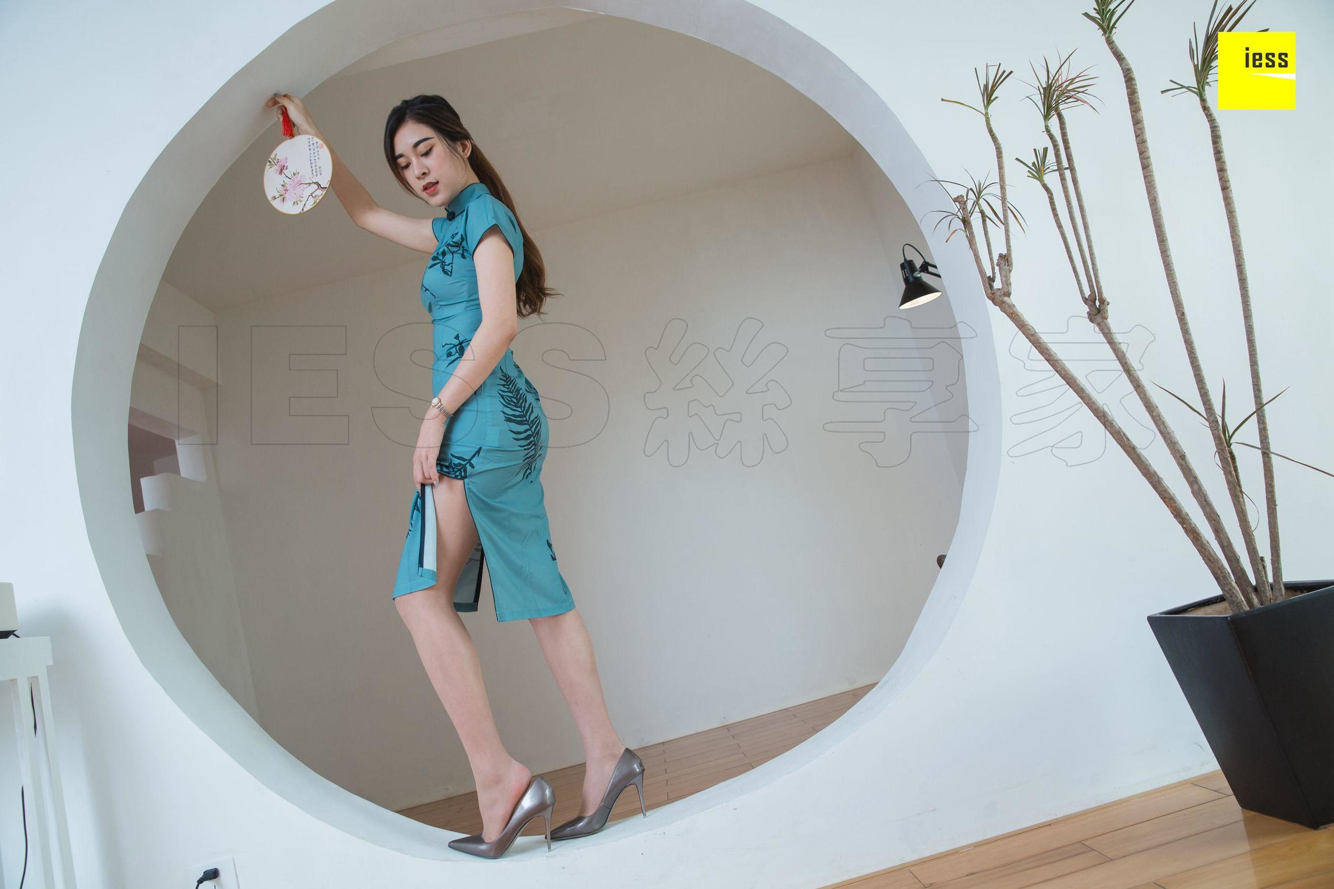 [异思趣向IESS] 模特曦然 《曦然色戒同款旗袍》