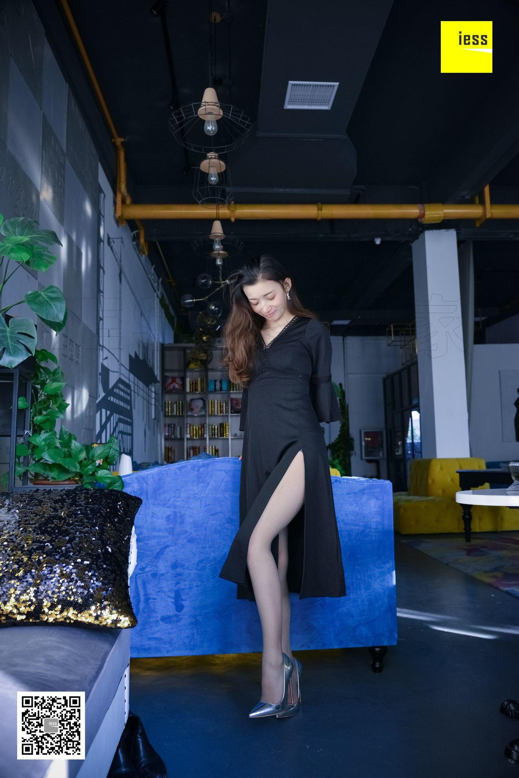 [异思趣向IESS] 模特秋秋《秋秋舞蹈开衩裙》