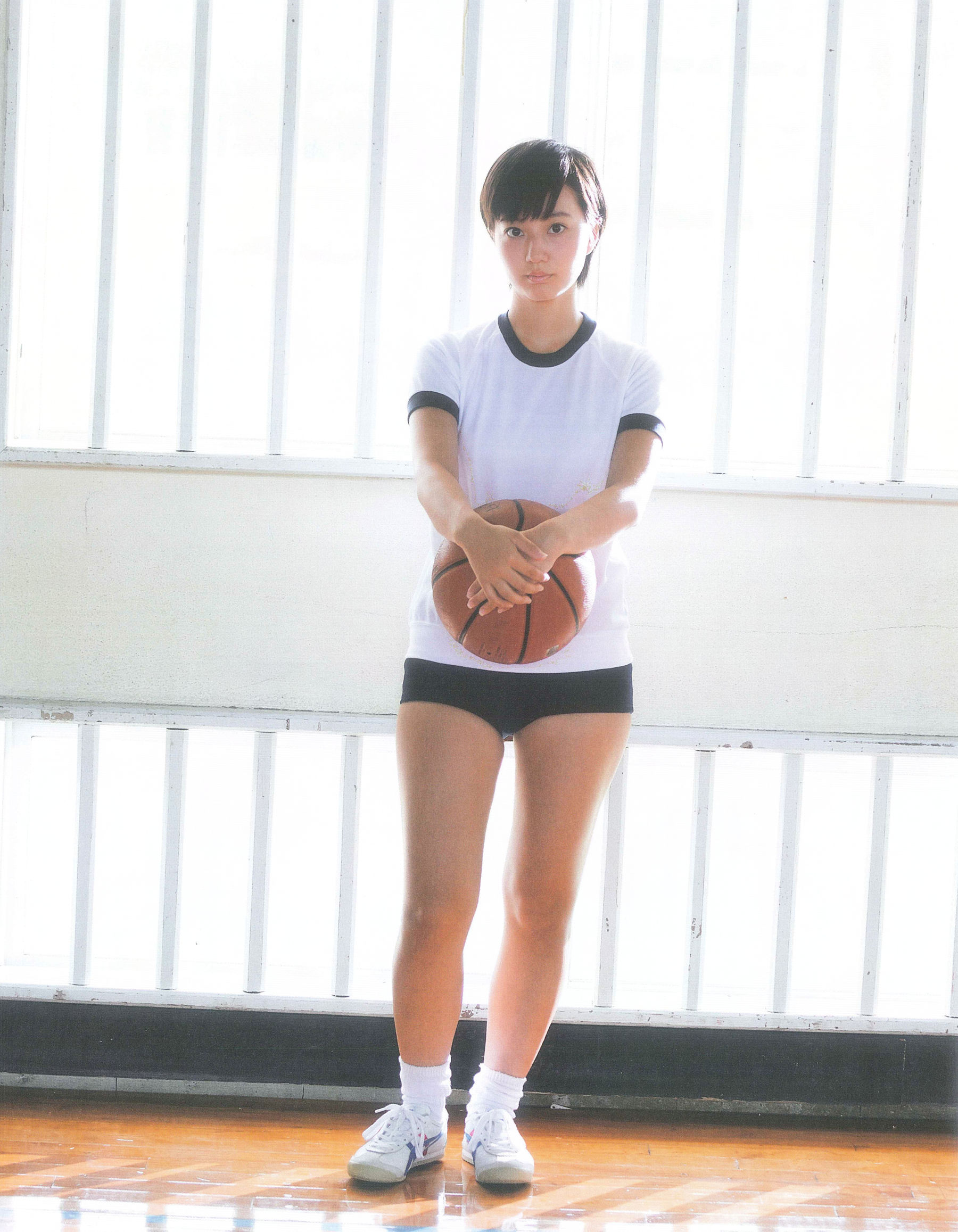 Manami Arai 新井愛瞳『セブンティーンズ?ブルー』1st写真集