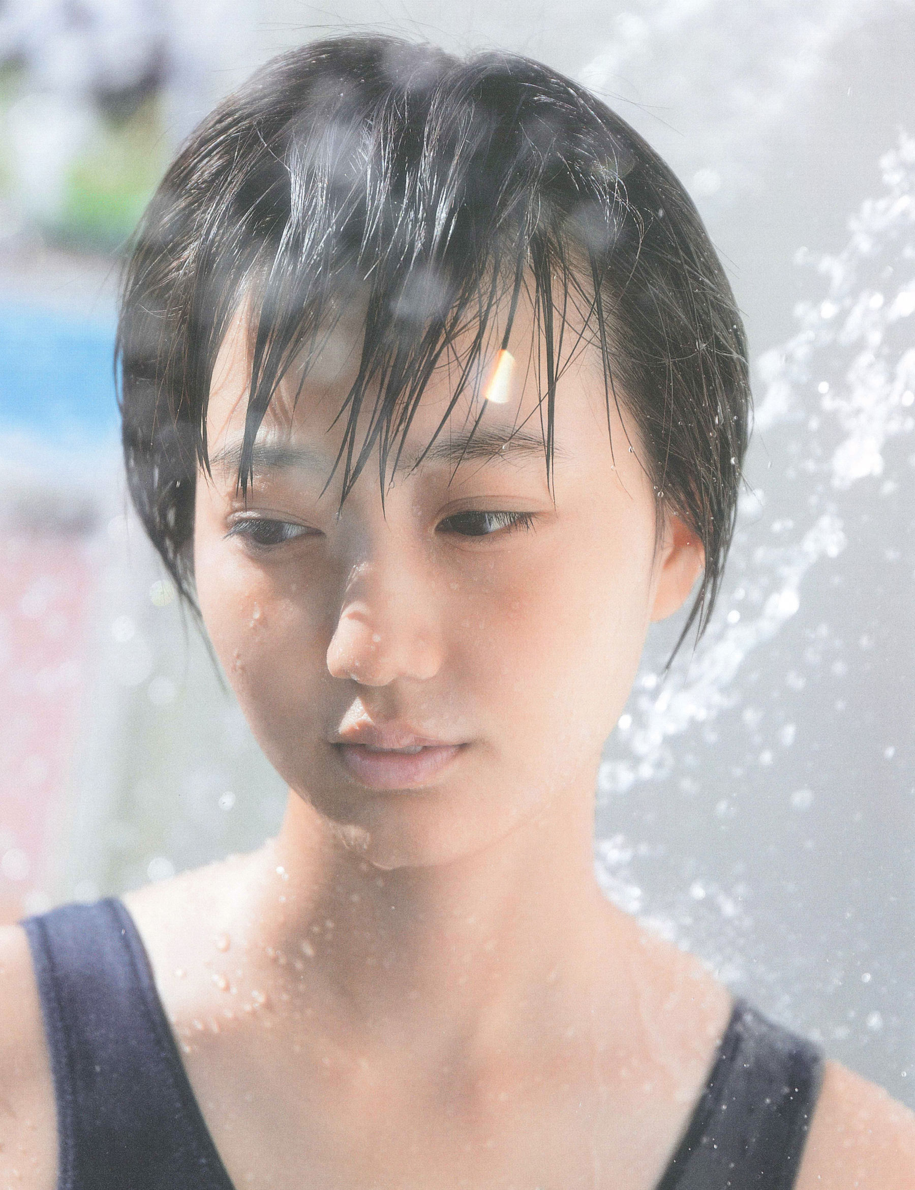 Manami Arai 新井愛瞳『セブンティーンズ?ブルー』1st写真集