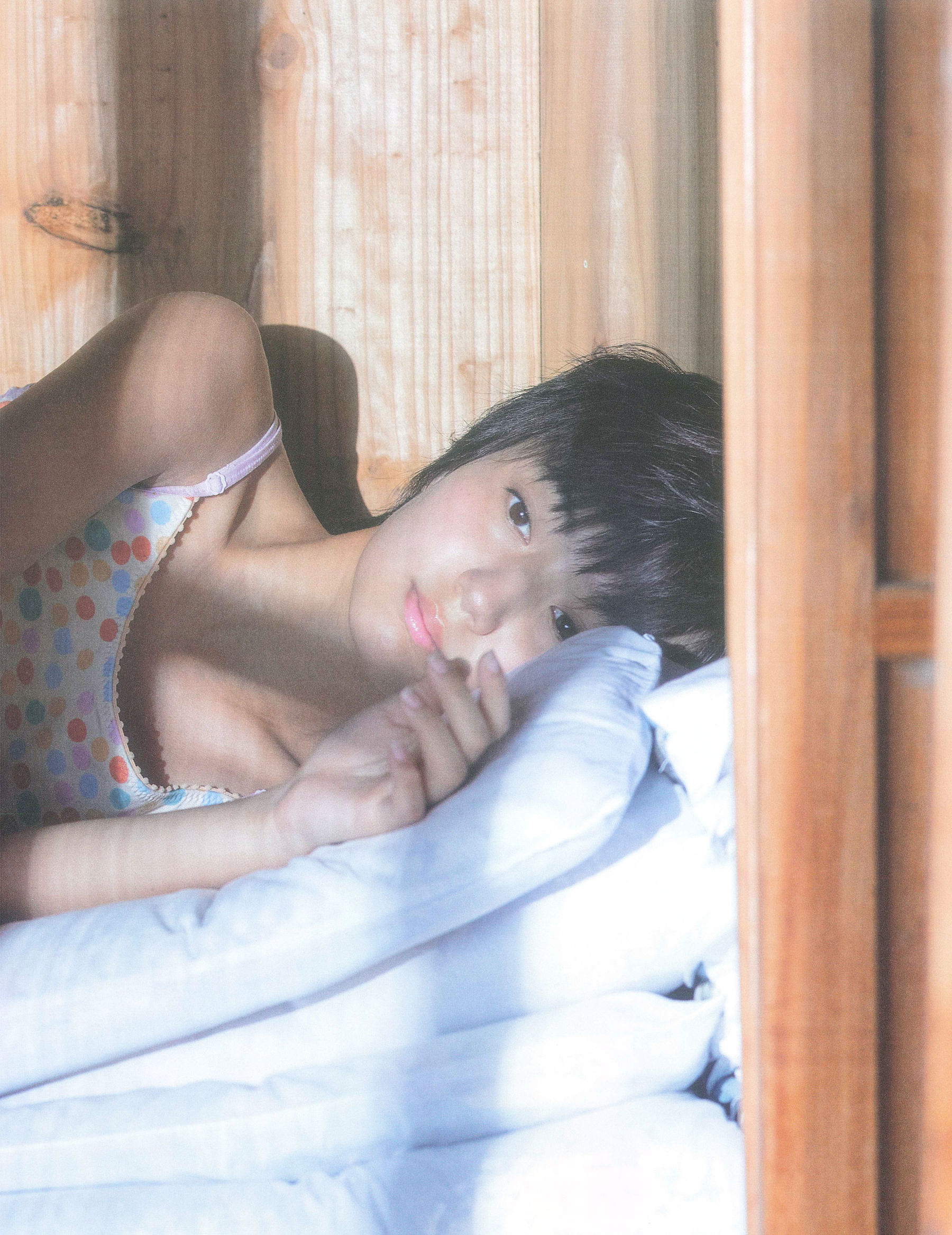 Manami Arai 新井愛瞳『セブンティーンズ?ブルー』1st写真集