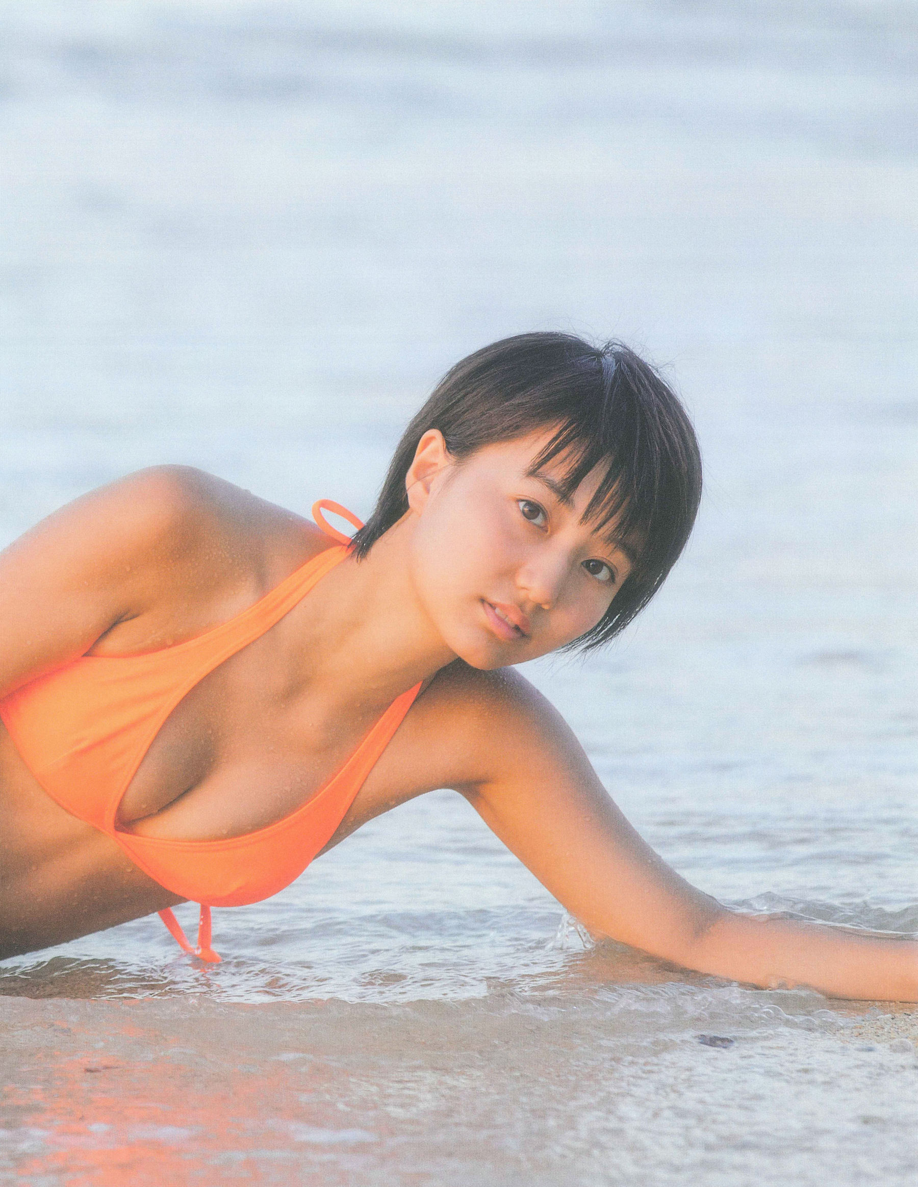 Manami Arai 新井愛瞳『セブンティーンズ?ブルー』1st写真集
