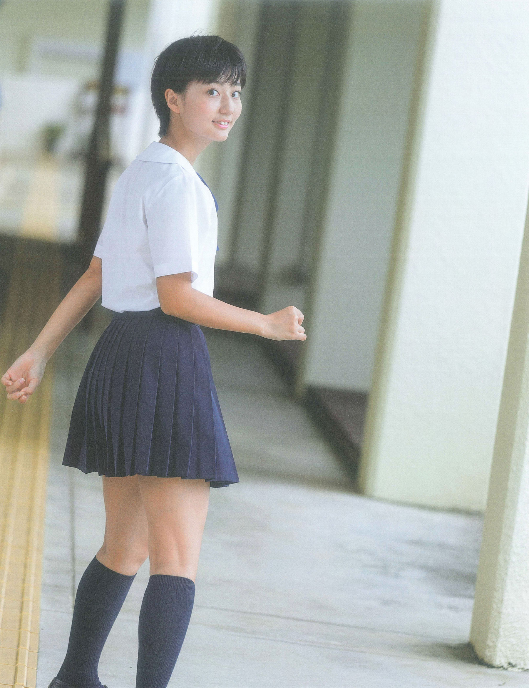 Manami Arai 新井愛瞳『セブンティーンズ?ブルー』1st写真集