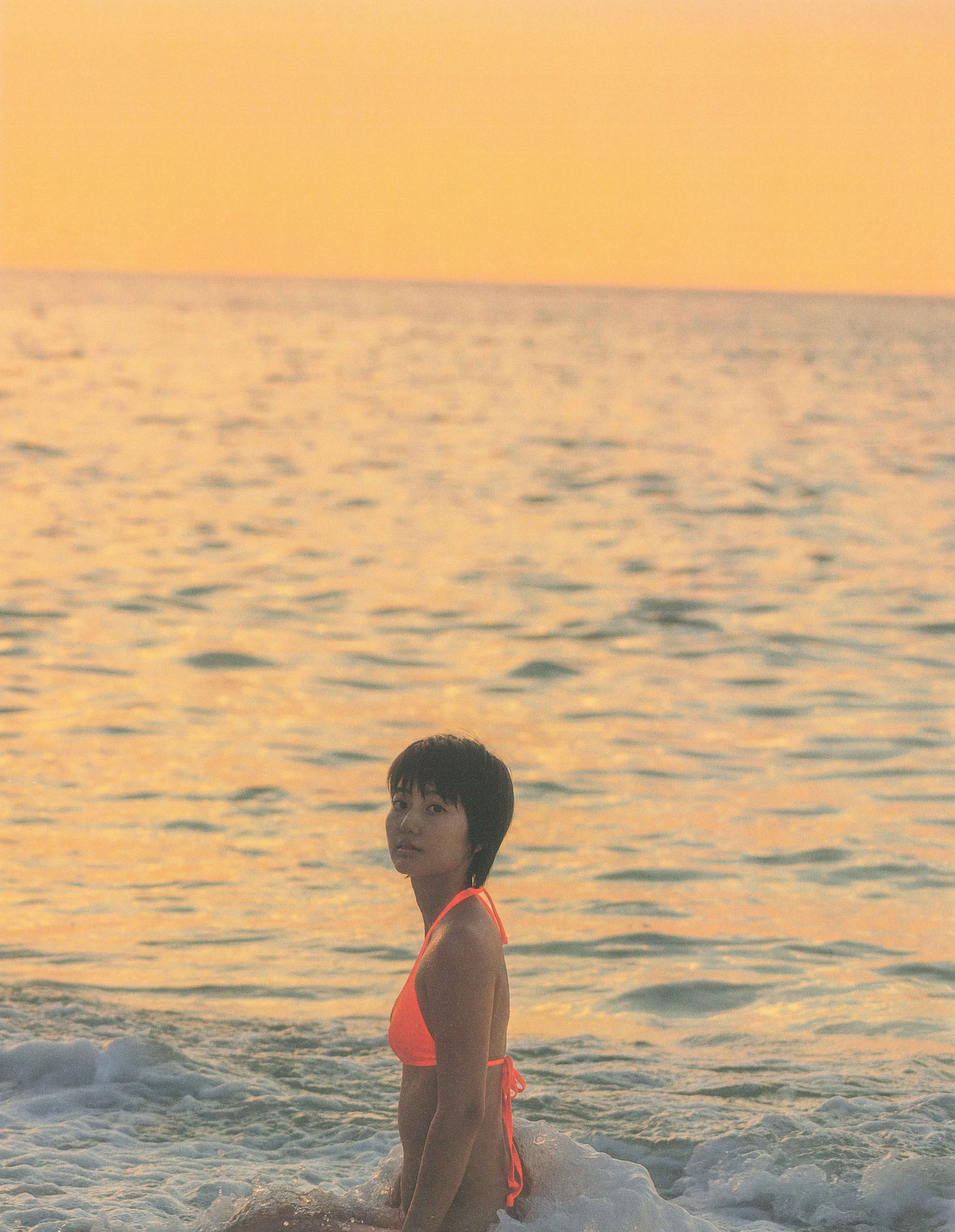 Manami Arai 新井愛瞳『セブンティーンズ?ブルー』1st写真集