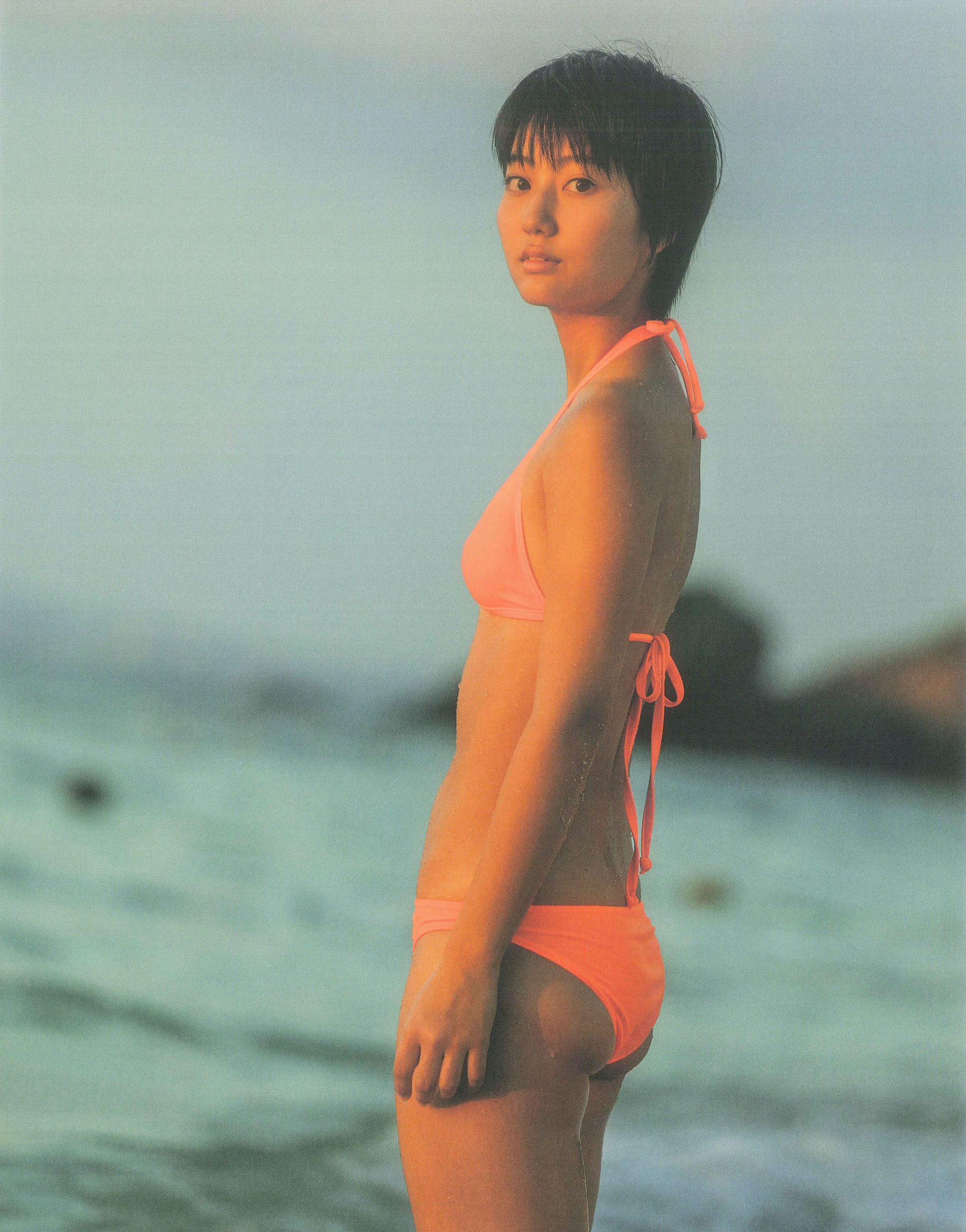 Manami Arai 新井愛瞳『セブンティーンズ?ブルー』1st写真集